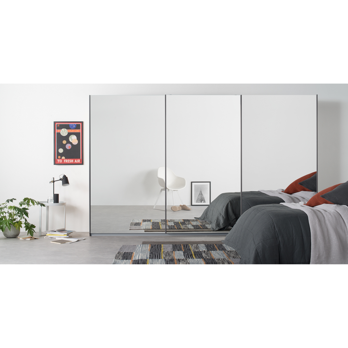Malix 3 door 270cm Sliding Wardrobe, Graphite Grey frame,Mirror doors, Standard Interior – image 5