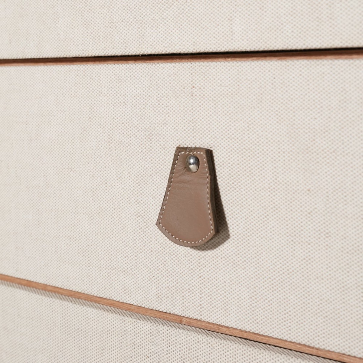 Taupe Leather 8-Drawer Wardrobe Magellan – image 4