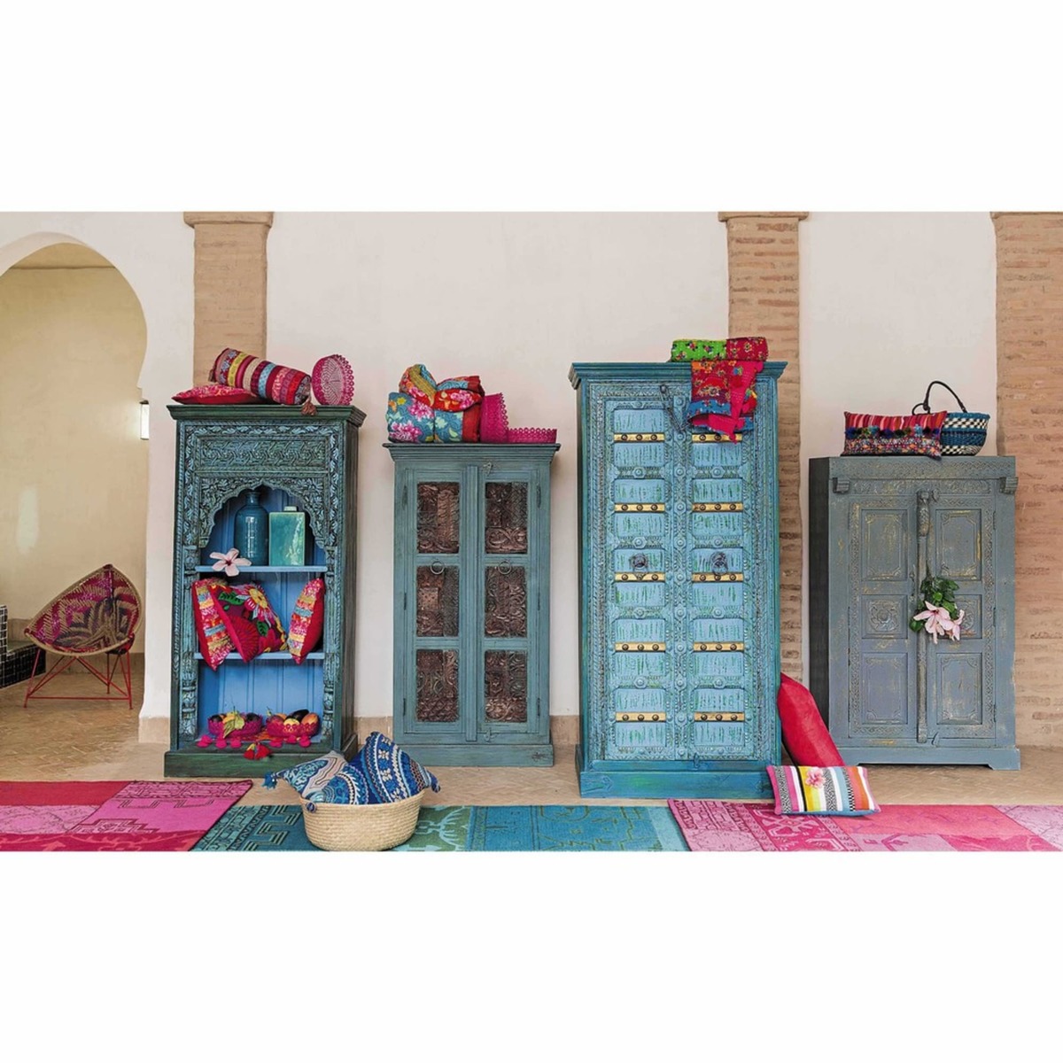 Solid mango wood Indian wardrobe in blue with distressed finish W 90cm Madras – image 7