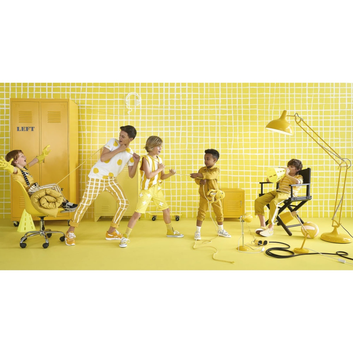 Yellow Metal 2-Doors Wardrobe on Wheels Loft – image 3