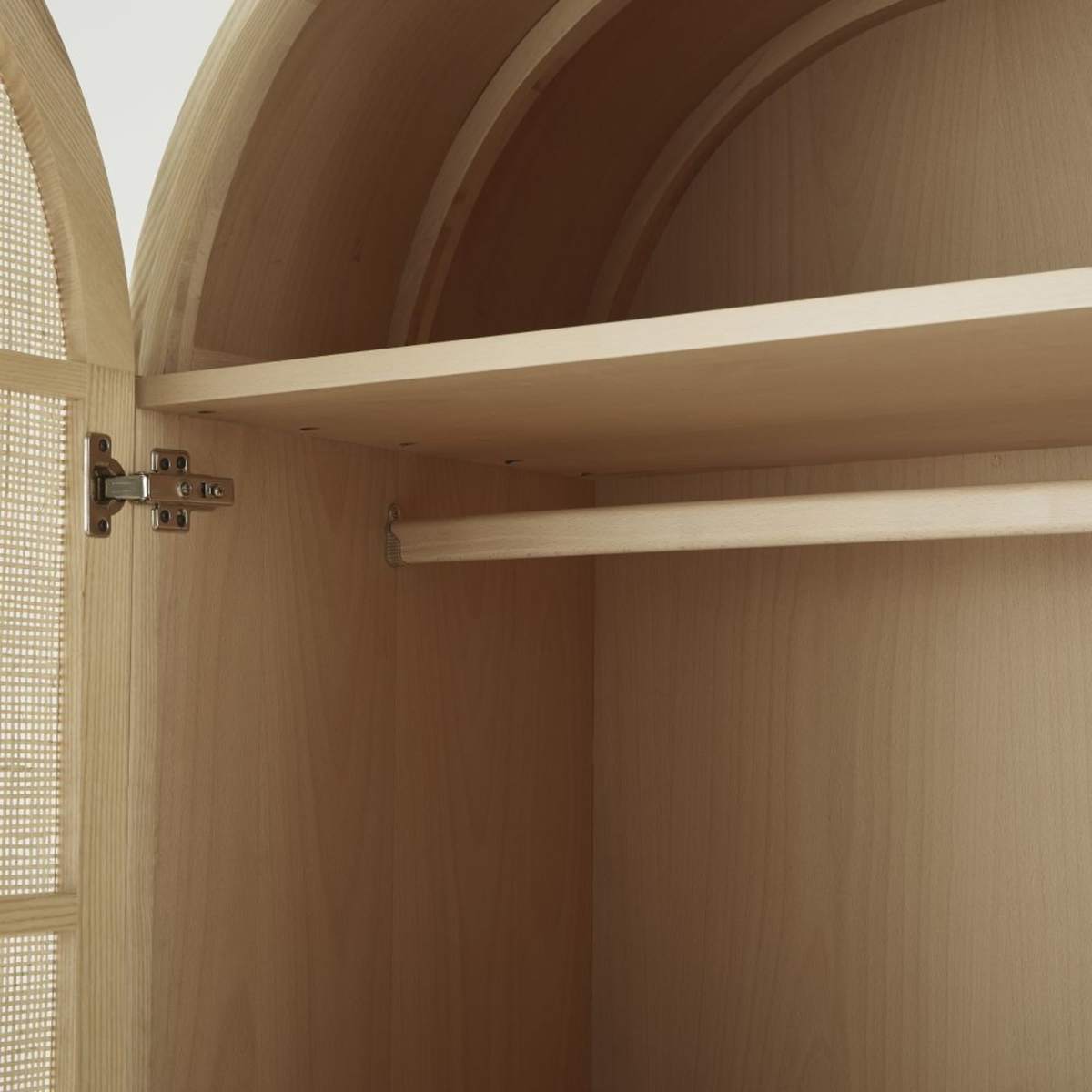 1-Door Woven Rattan Wardrobe Solstice – image 5