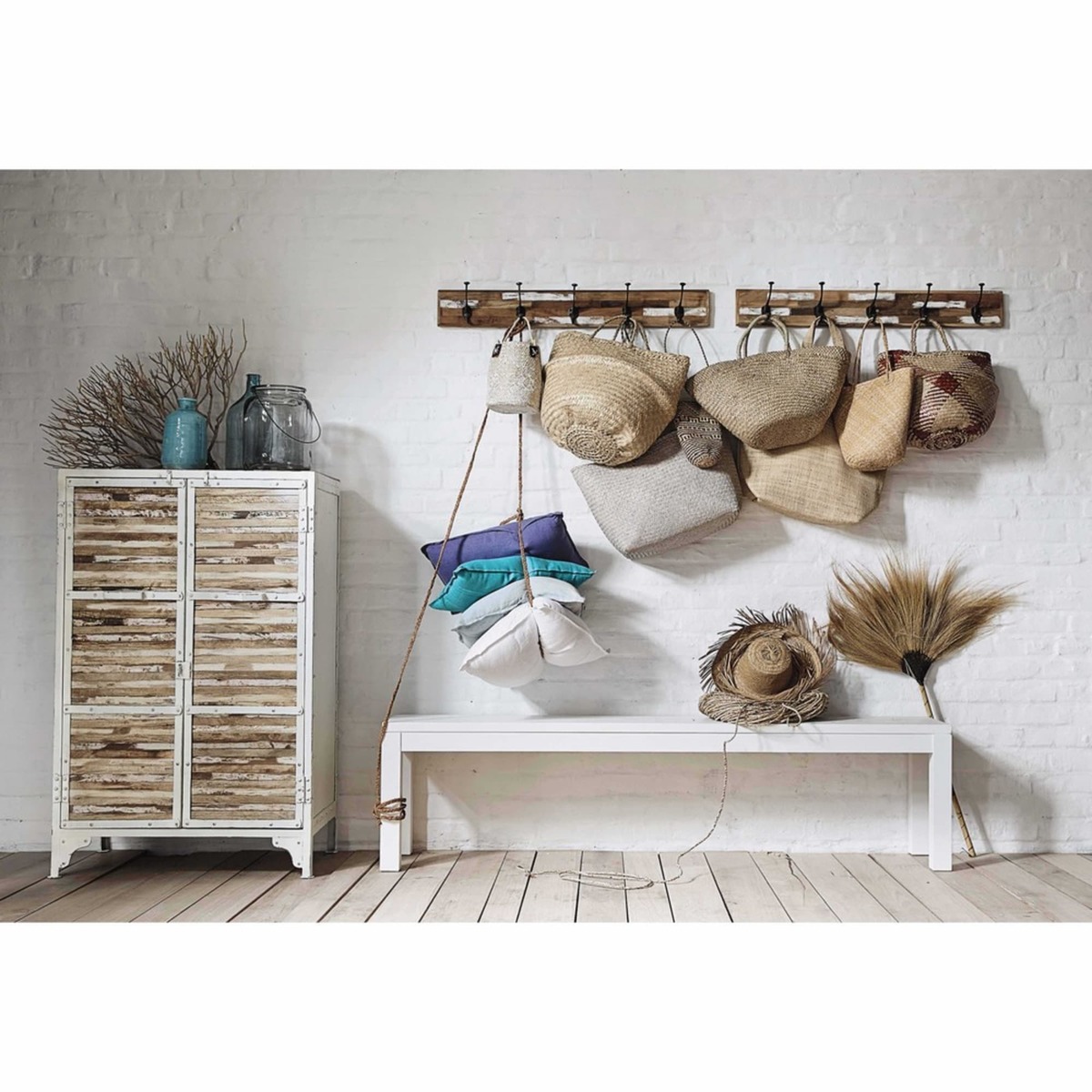 Metal cabinet in white W 75cm Mistral – image 9