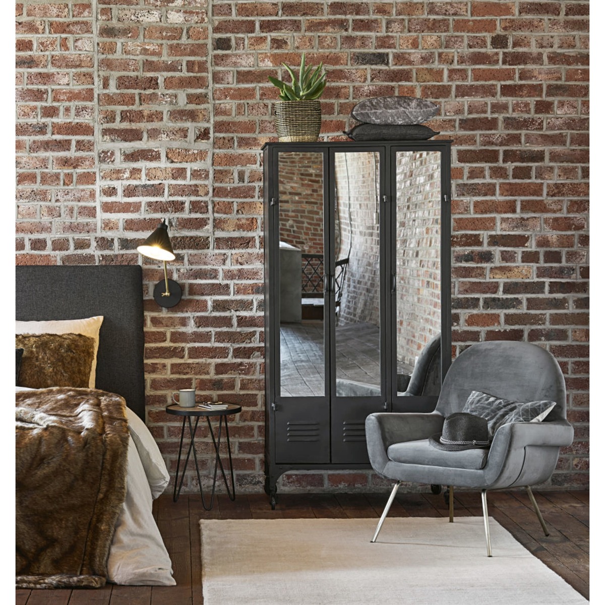 Metal industrial closet on castors in black Peter – image 3