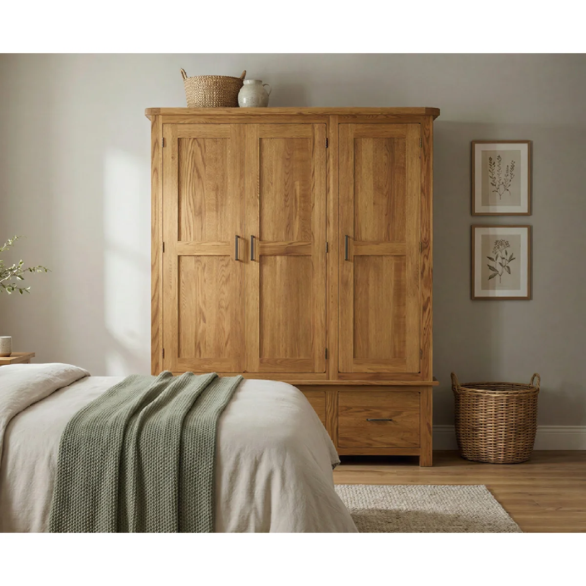 Harrogate Rustic Solid Oak Triple Wardrobe – image 3