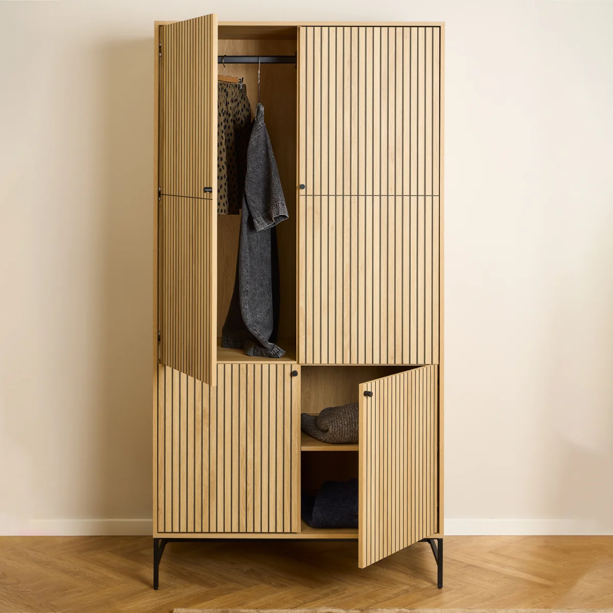 Albany Wardrobe 4 Doors in Black/Oak - Black & Oak – image 2