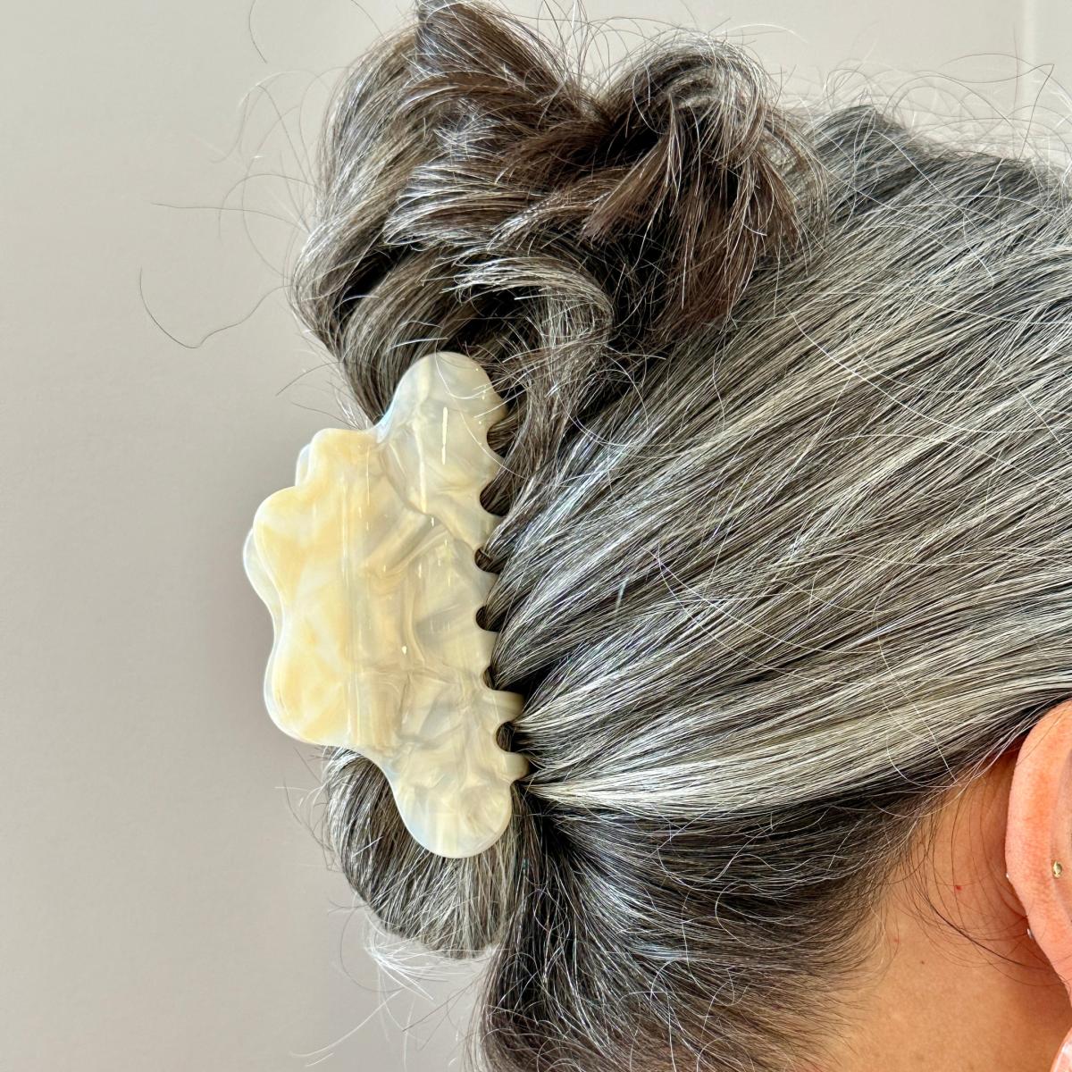 Women's Neutrals / White Large Cloud Claw Clip In Beige | Closet Rehab – image 2