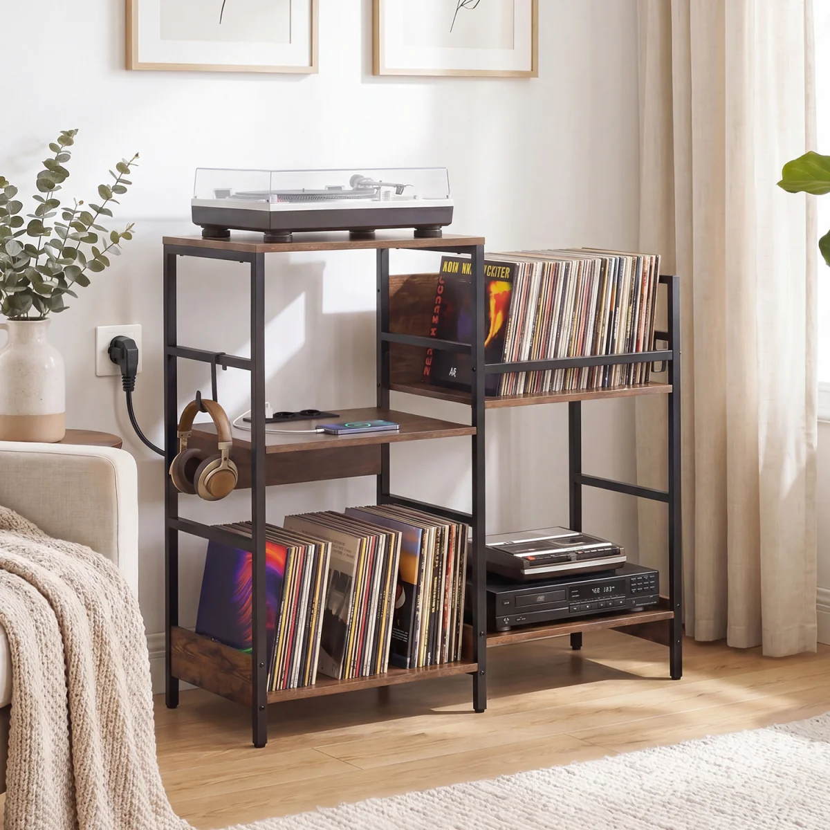 Bedroom Display Cabinet – image 7