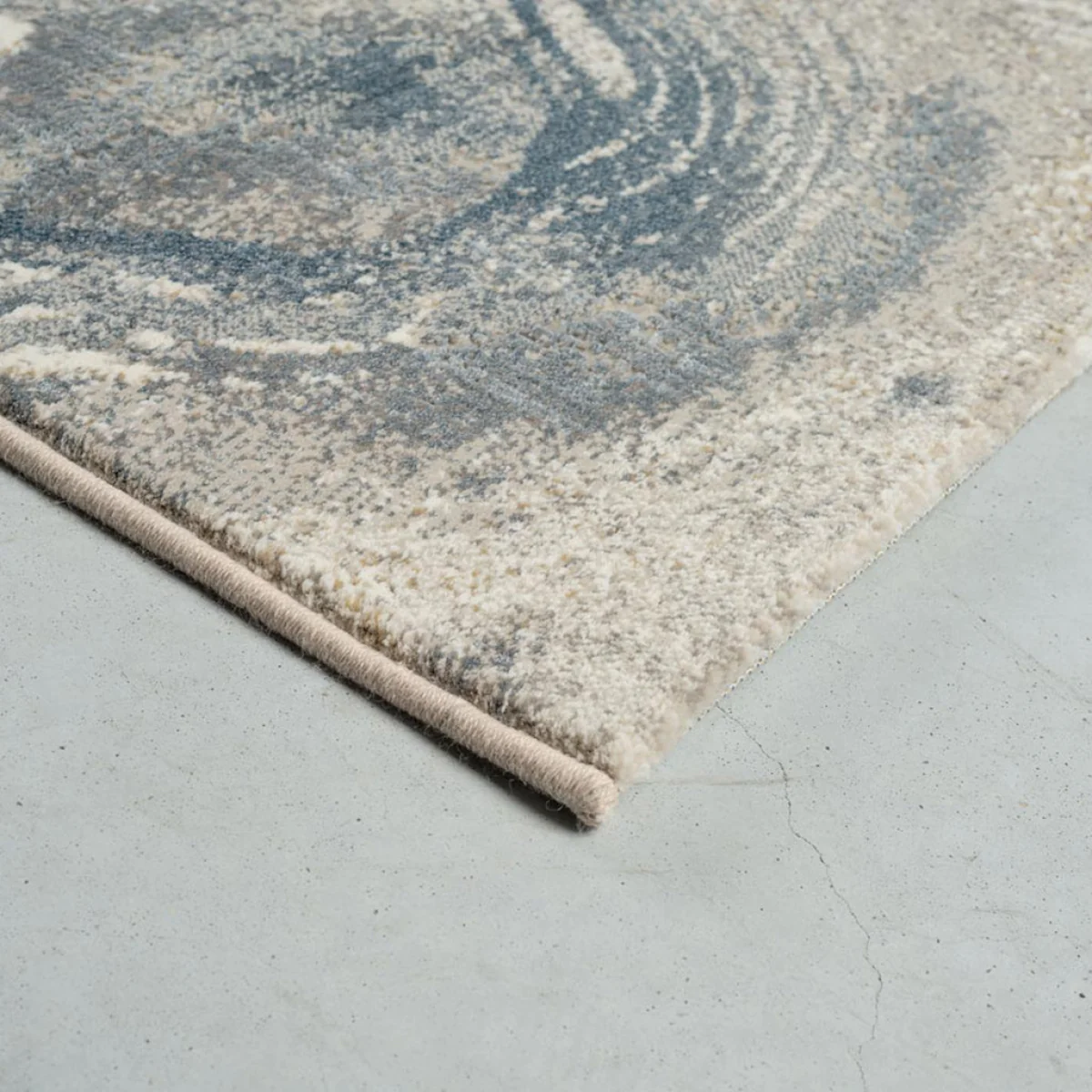 Canyon Rug, 2.4m x 3.3m / White – image 2