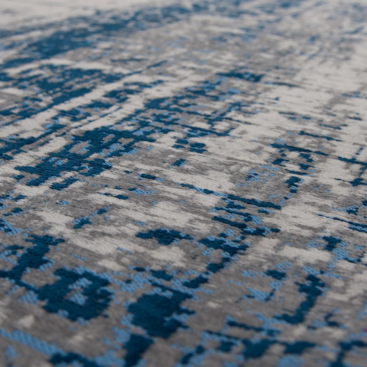 Madmen Griff Rug, 2.4m x 3.4m / Bronx Azurite – image 5