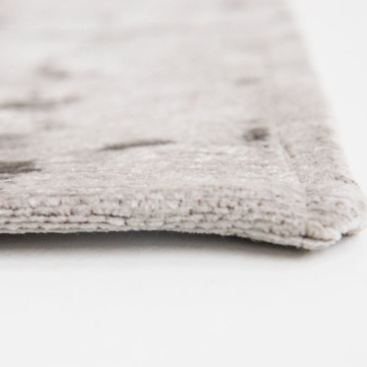 Madmen Griff Rug, 1.4m x 2m / Concrete Jungle – image 4