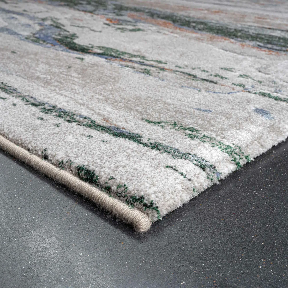 Quartz Rug, 2.4m x 3.3m / Grey – image 3
