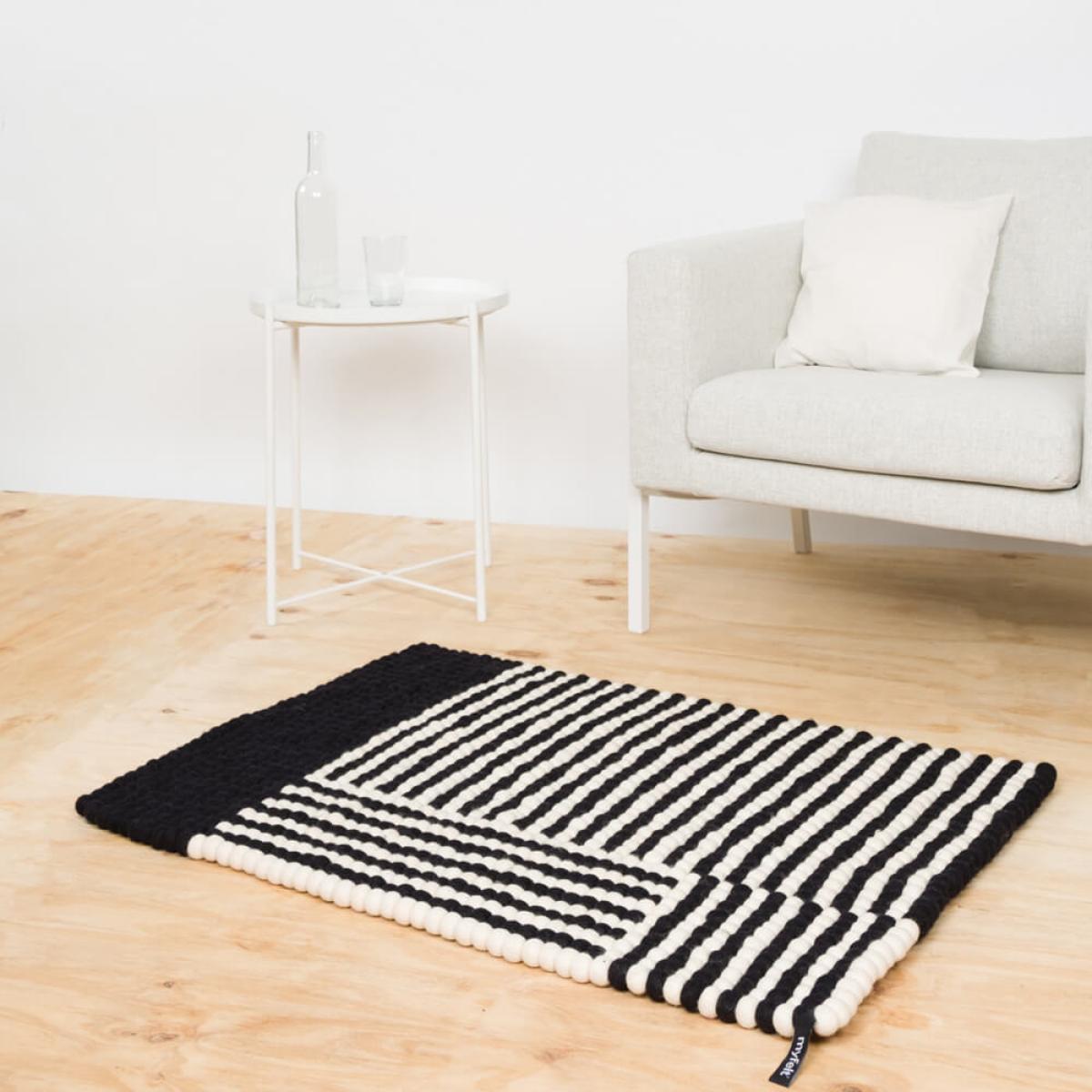 Lino 1 Felt Ball Rug – image 6