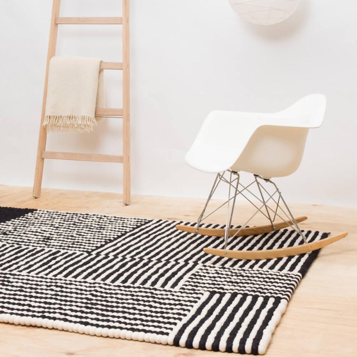 Lino 4 Felt Ball Rug – image 5