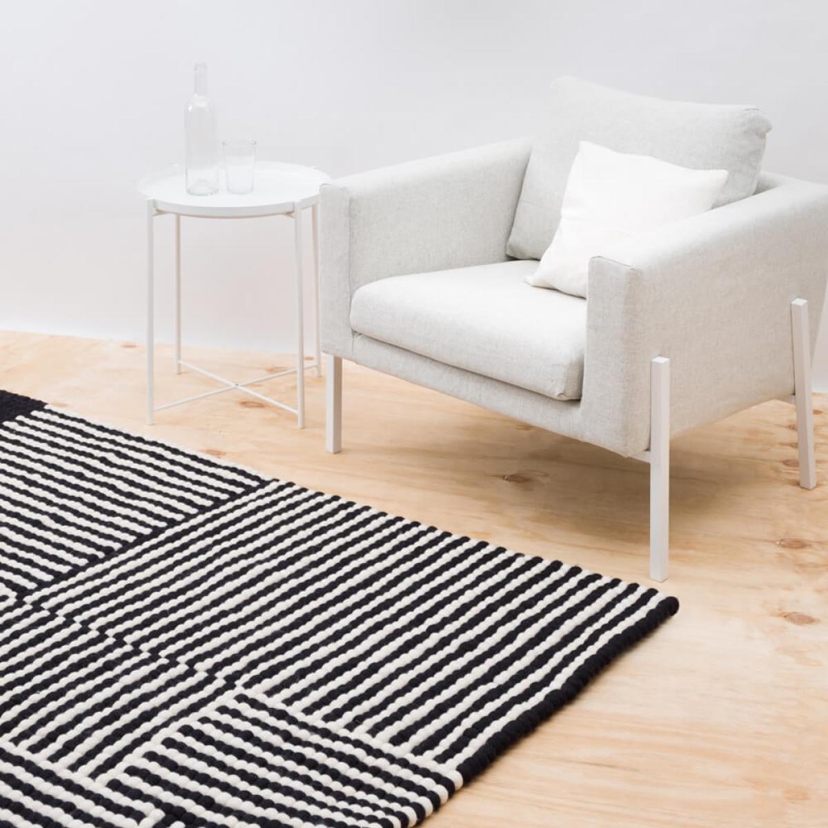 Lino 4 Felt Ball Rug – image 7