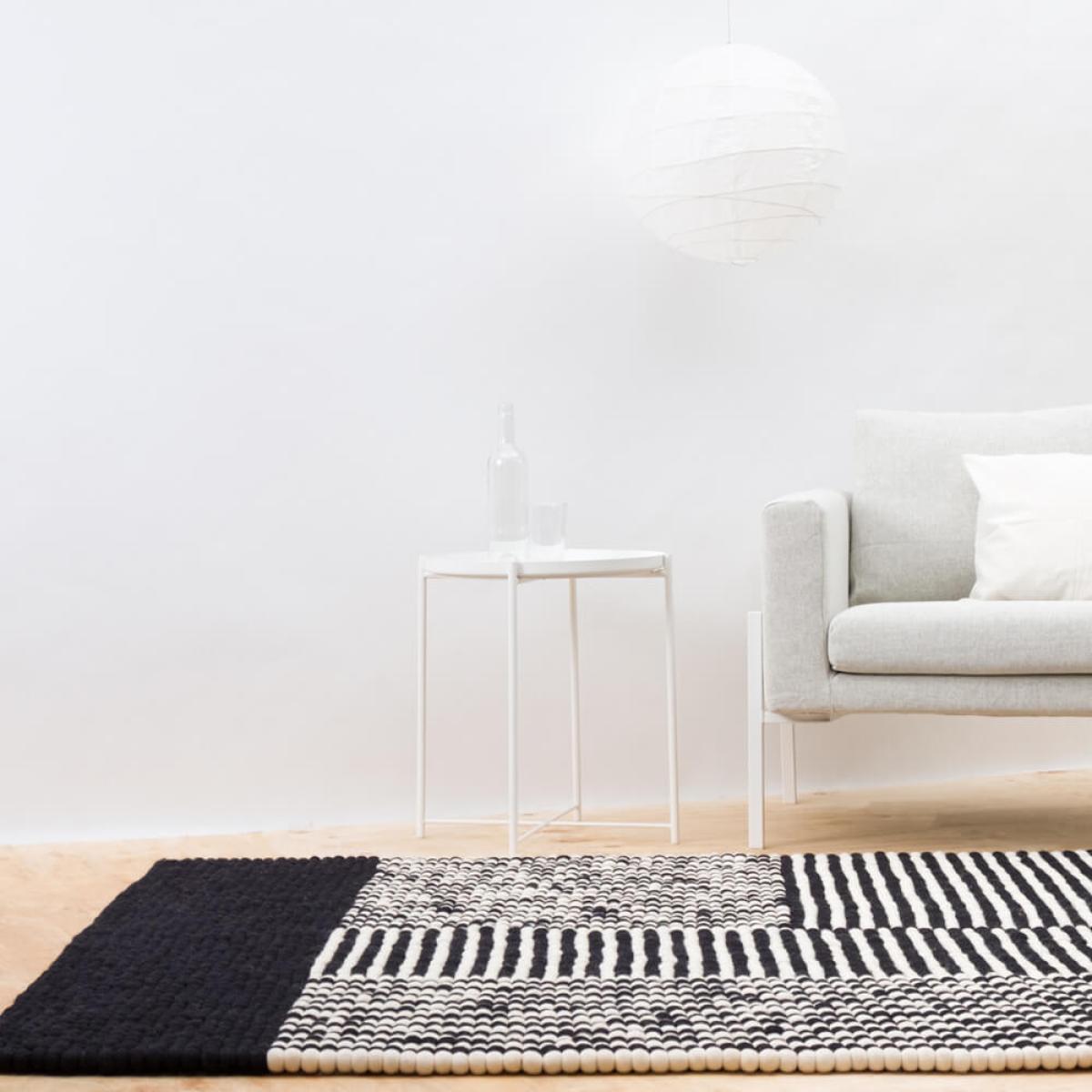 Lino 4 Felt Ball Rug – image 8