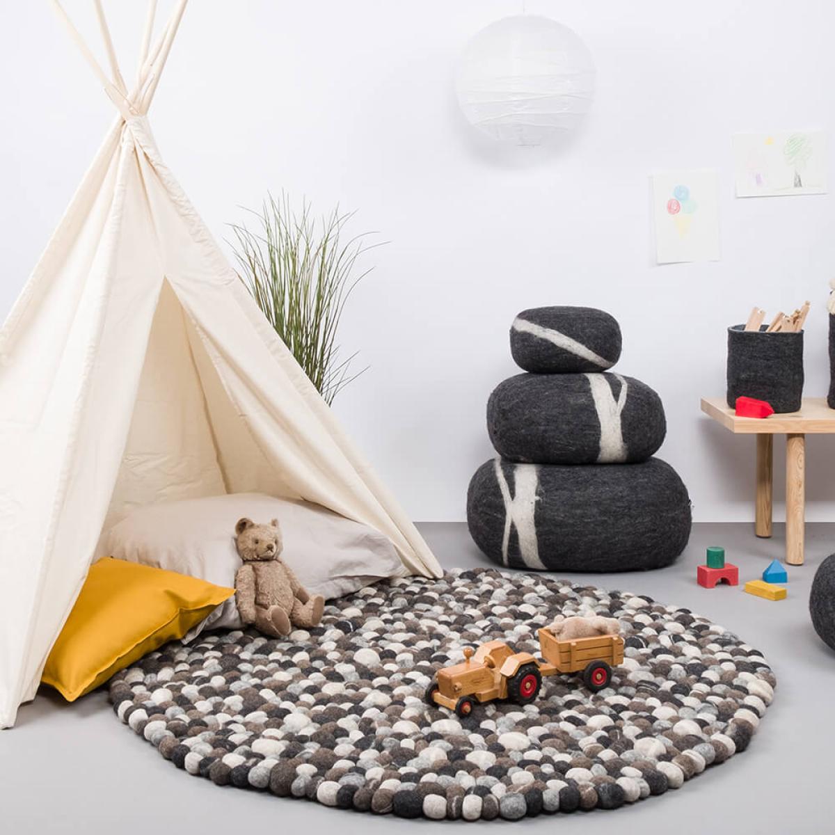 Felt Ball Rug Hardy Round – image 7