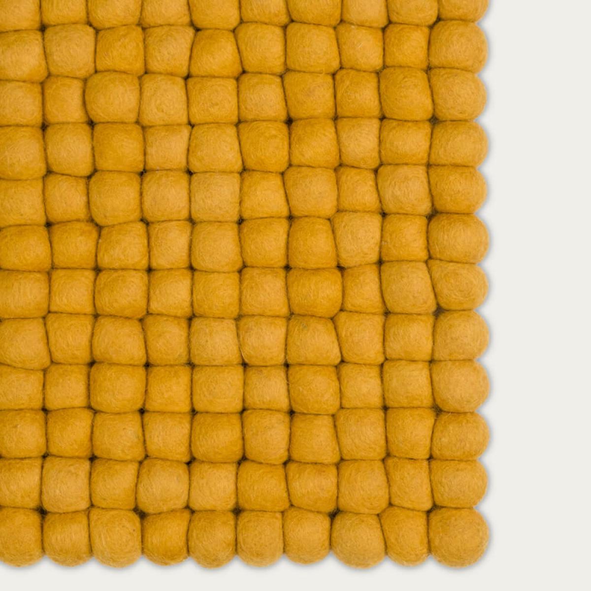 Felt Ball Rug Klara Square – image 2