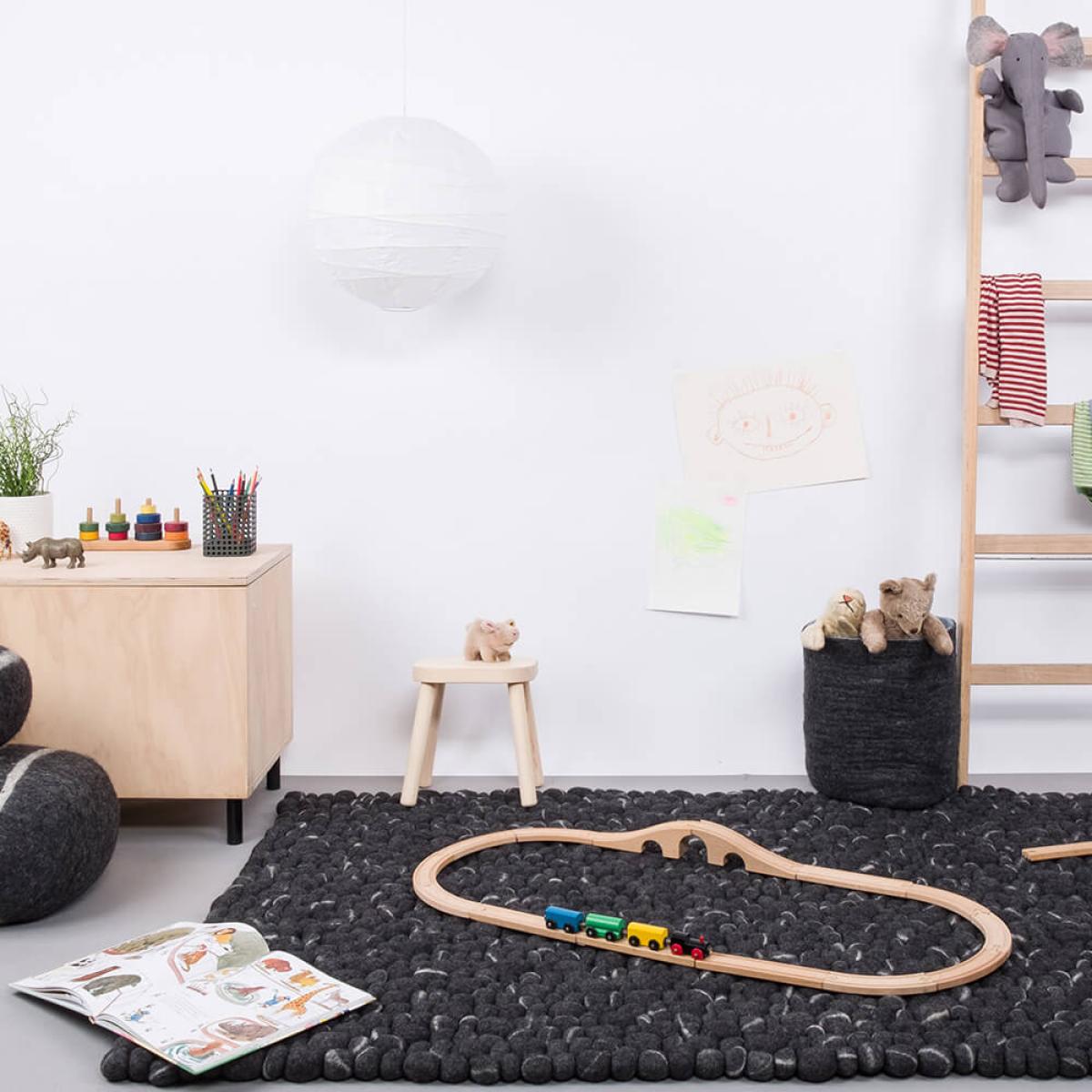 Felt Ball Rug Kurt Square – image 7