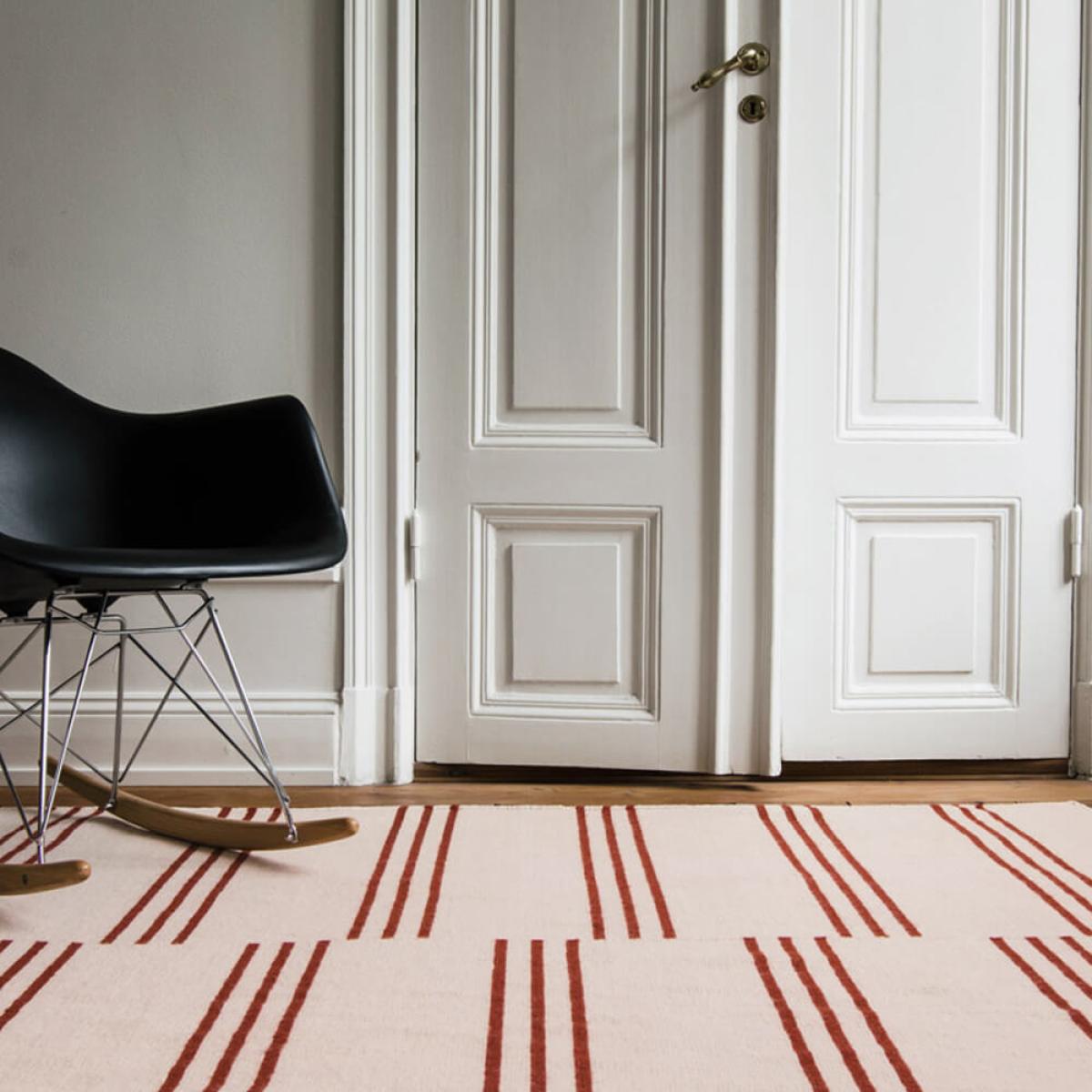 Pink/Red Stripes Rug – image 3