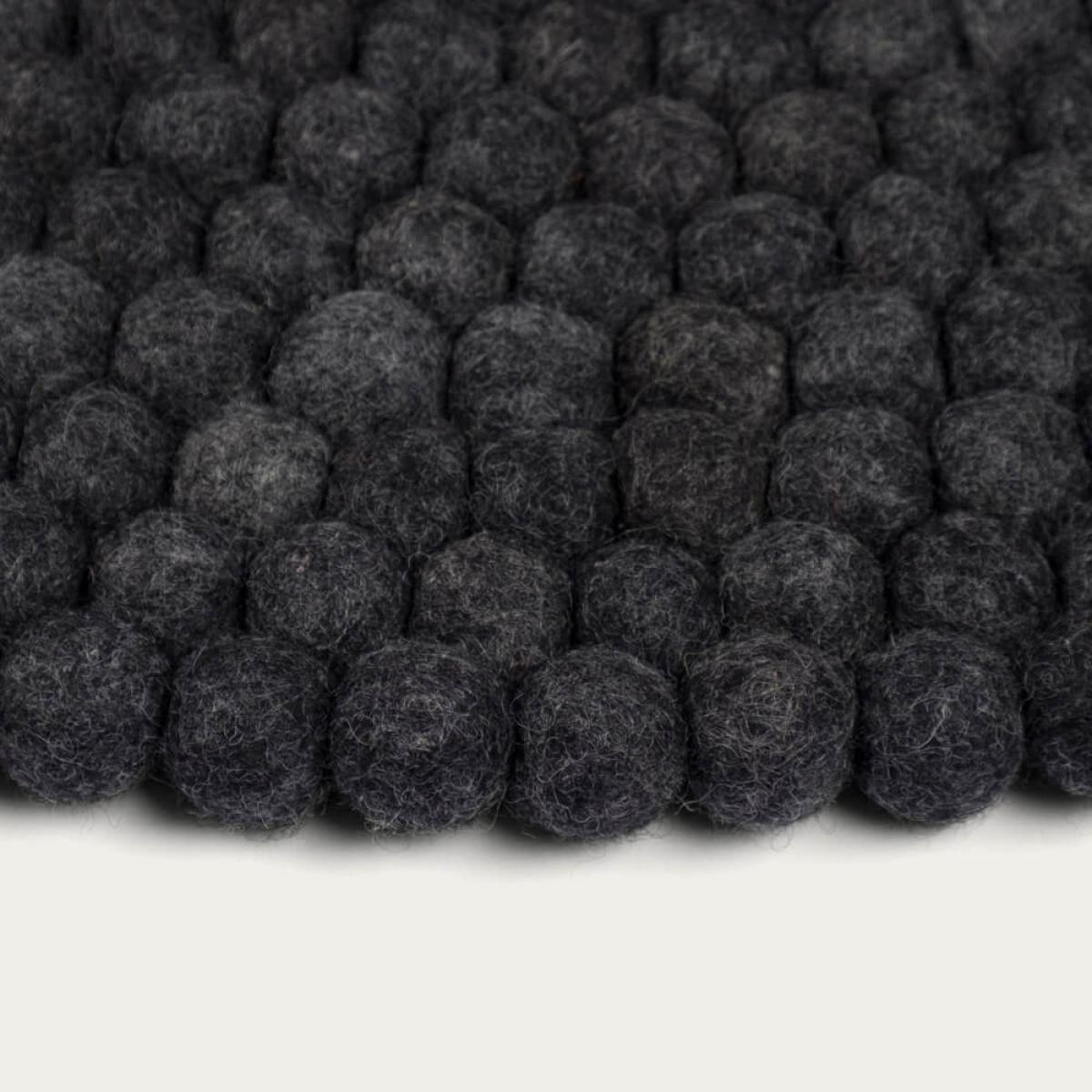Felt Ball Rug Hugo Round – image 3