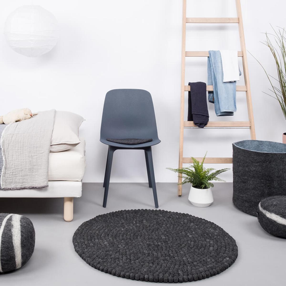 Felt Ball Rug Hugo Round – image 6