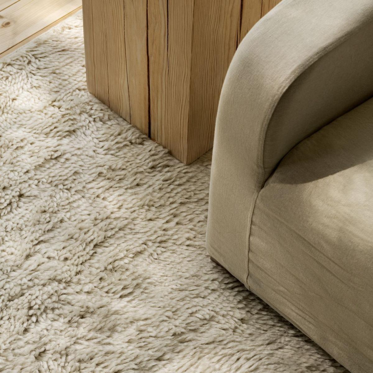 Dusty White Fields Rug – image 4