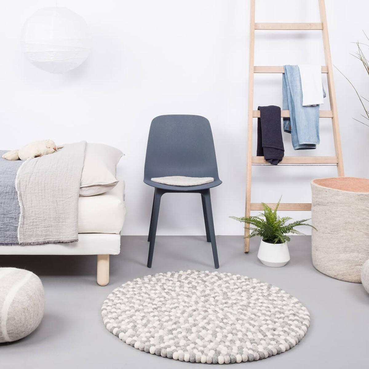 Felt Ball Rug Hella Round – image 6