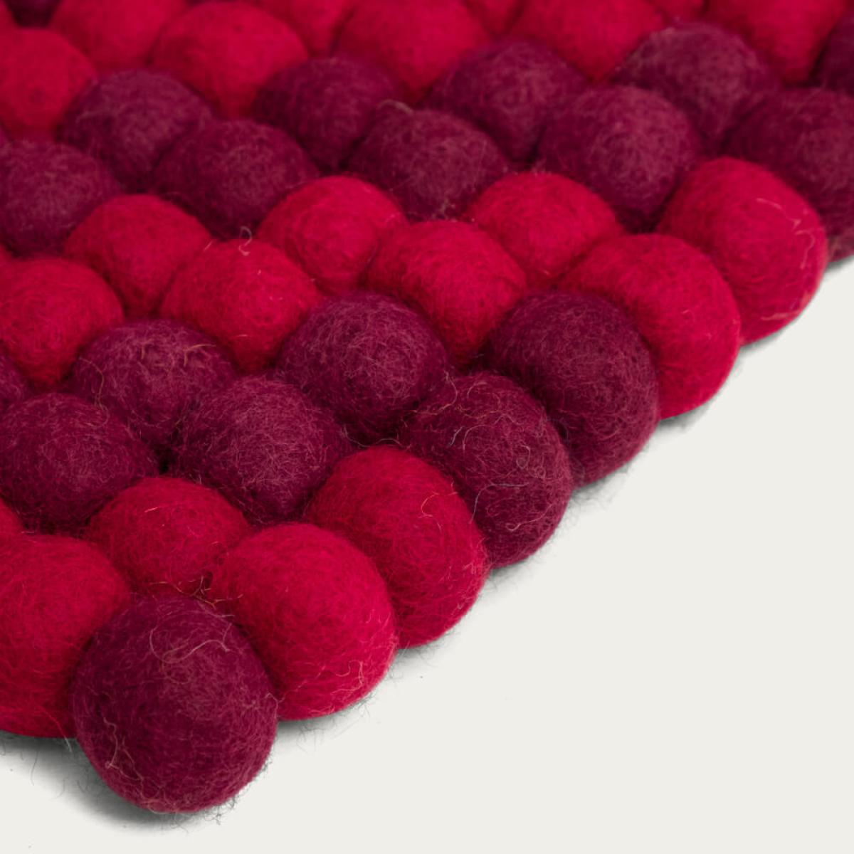 Maroon Weave Felt Ball Rug – image 3