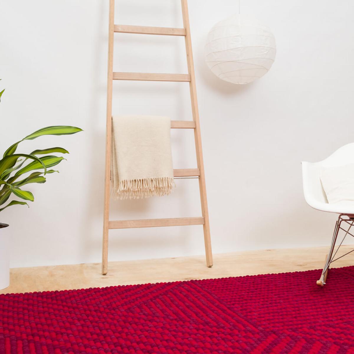 Maroon Weave Felt Ball Rug – image 6