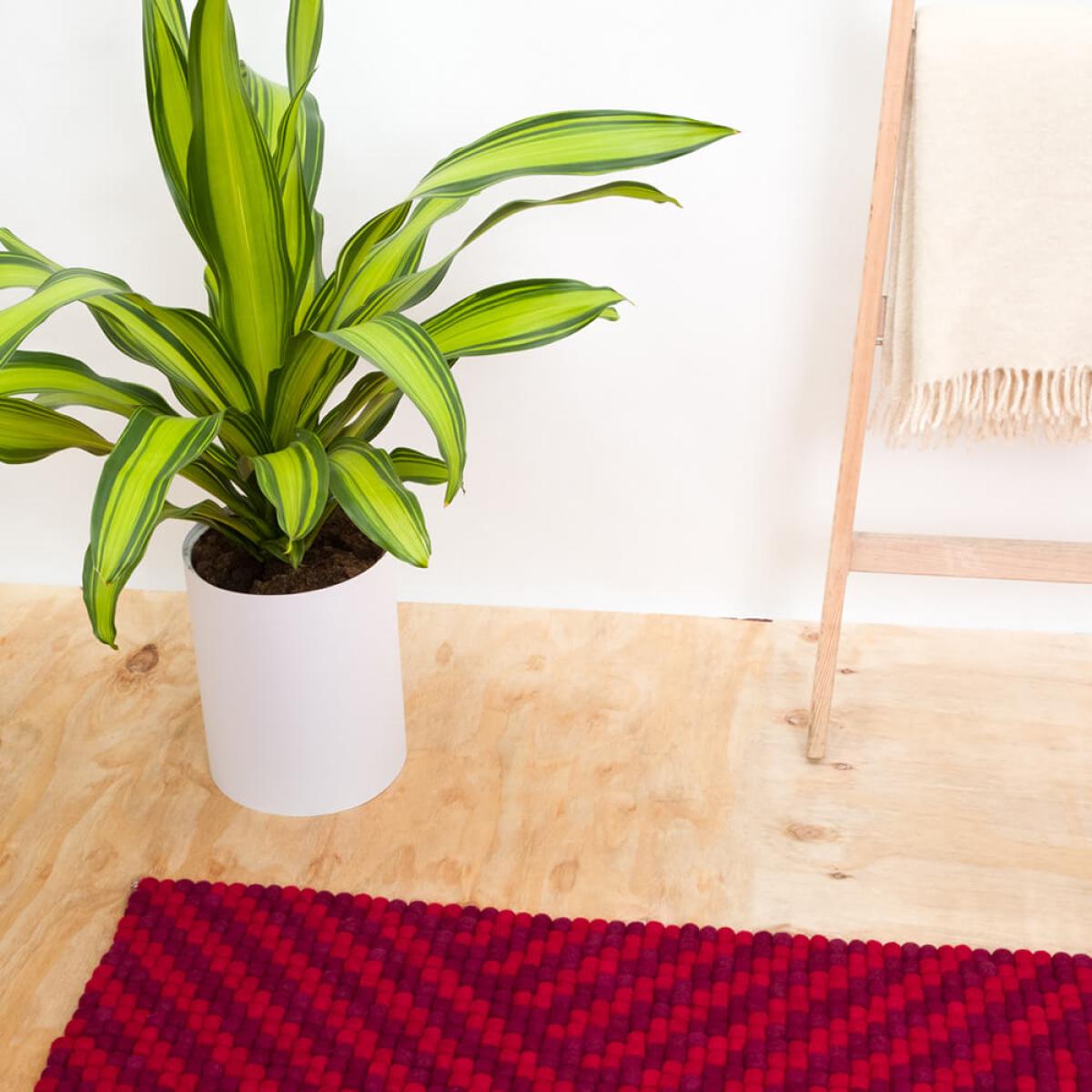 Maroon Weave Felt Ball Rug – image 7