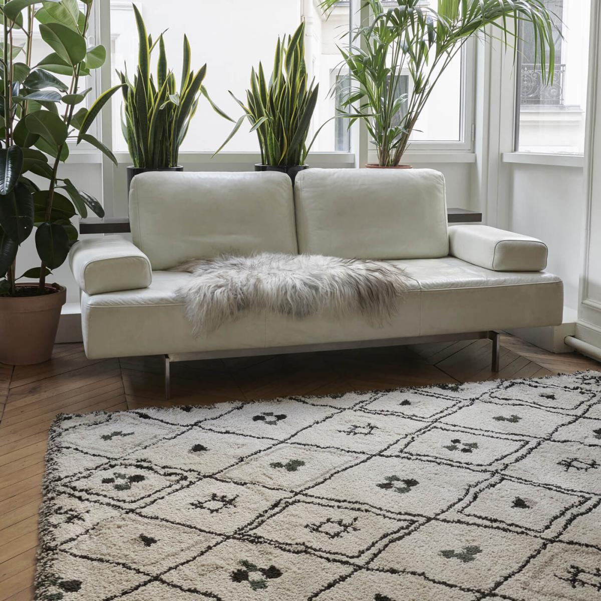 Green Camel Rug – image 2