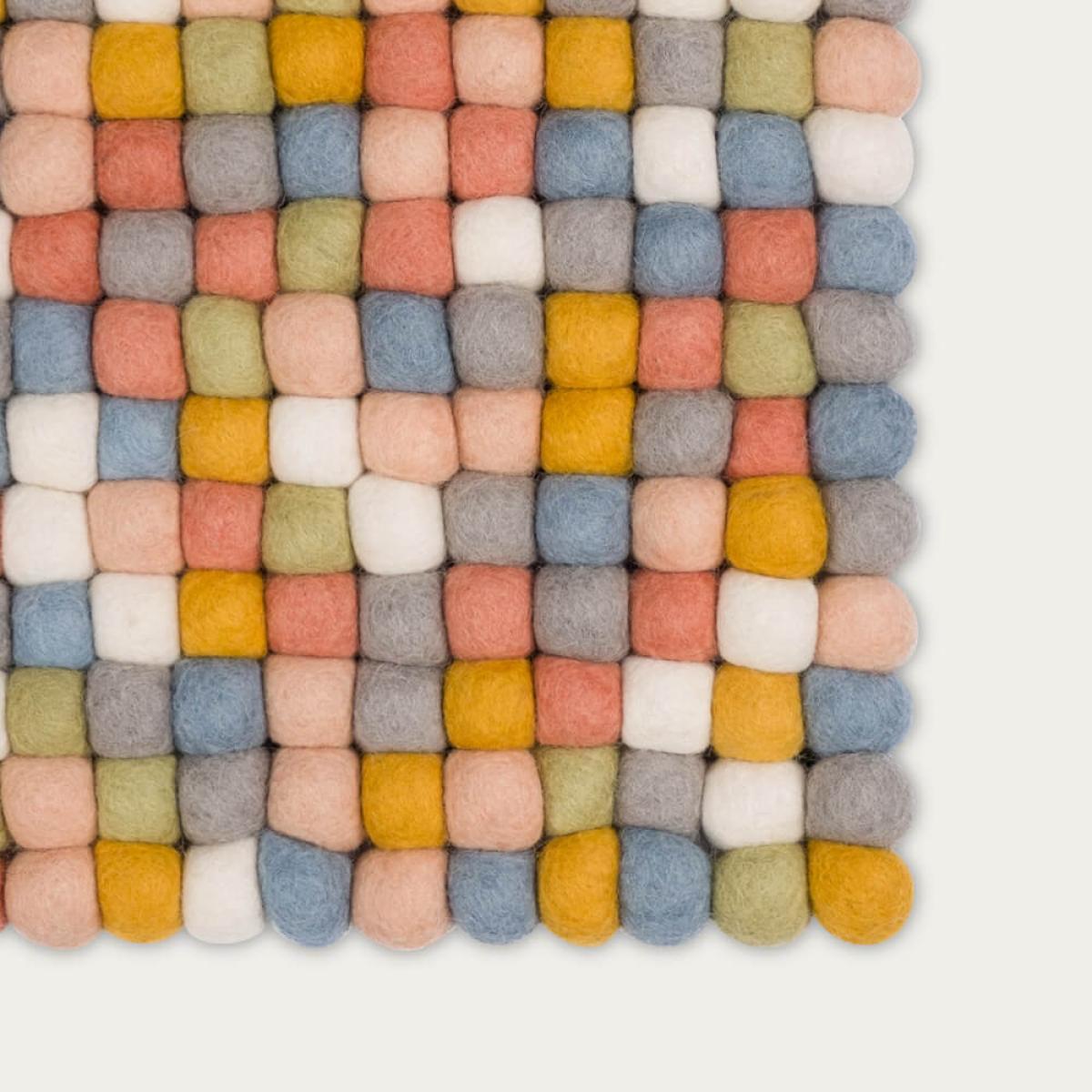 Felt Ball Rug Liese Square – image 2
