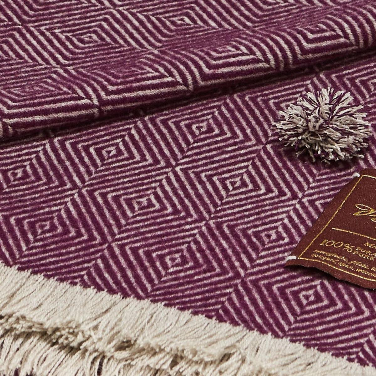 Magenta Optical Blanket – image 3