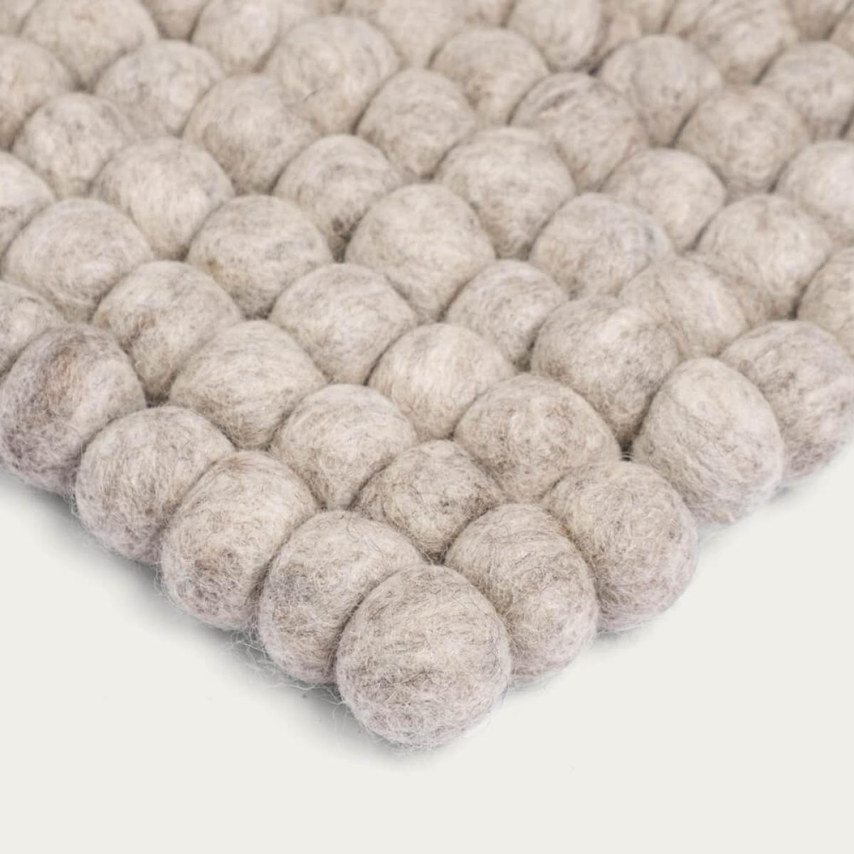 Felt Ball Rug Béla Square – image 3
