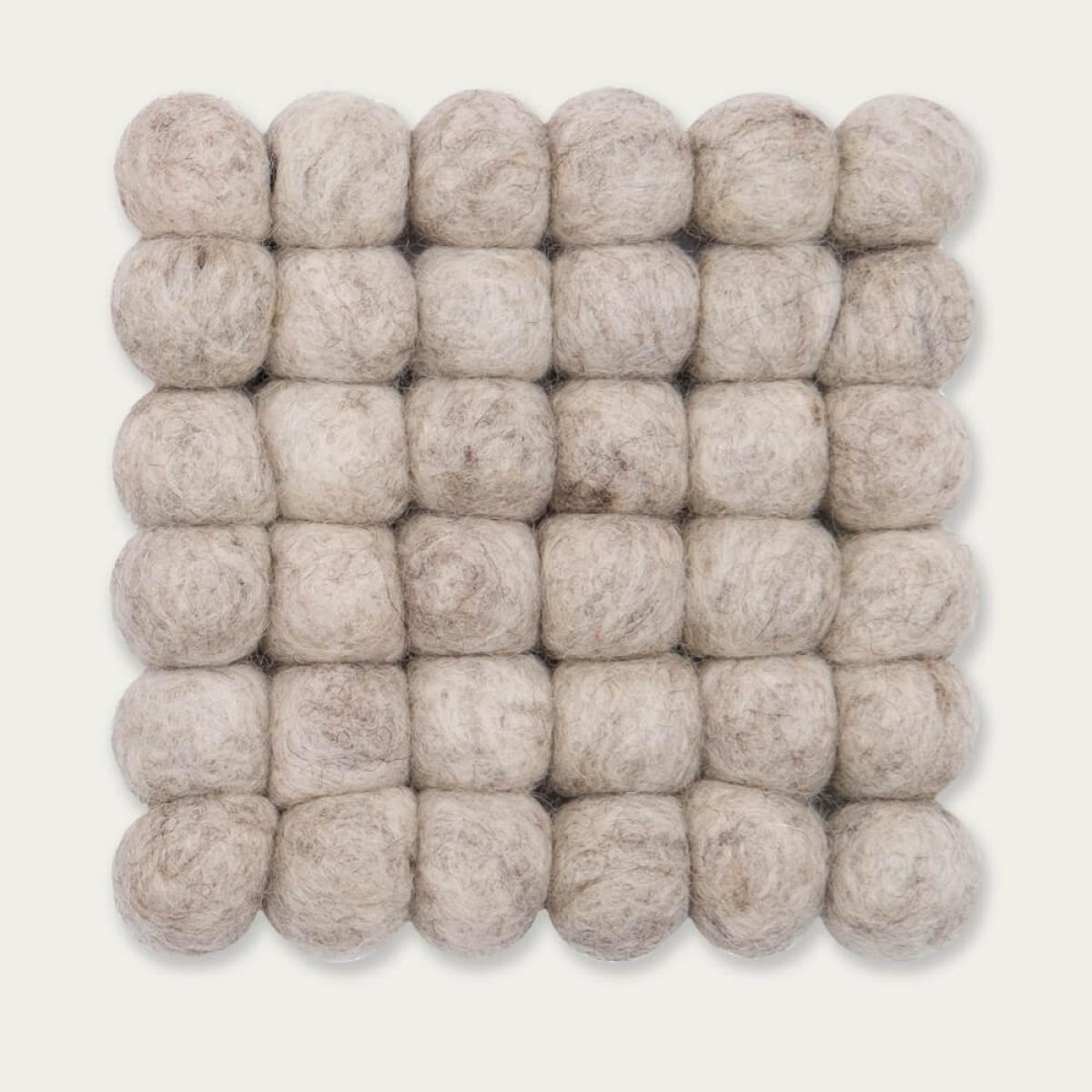 Felt Ball Rug Béla Square – image 9