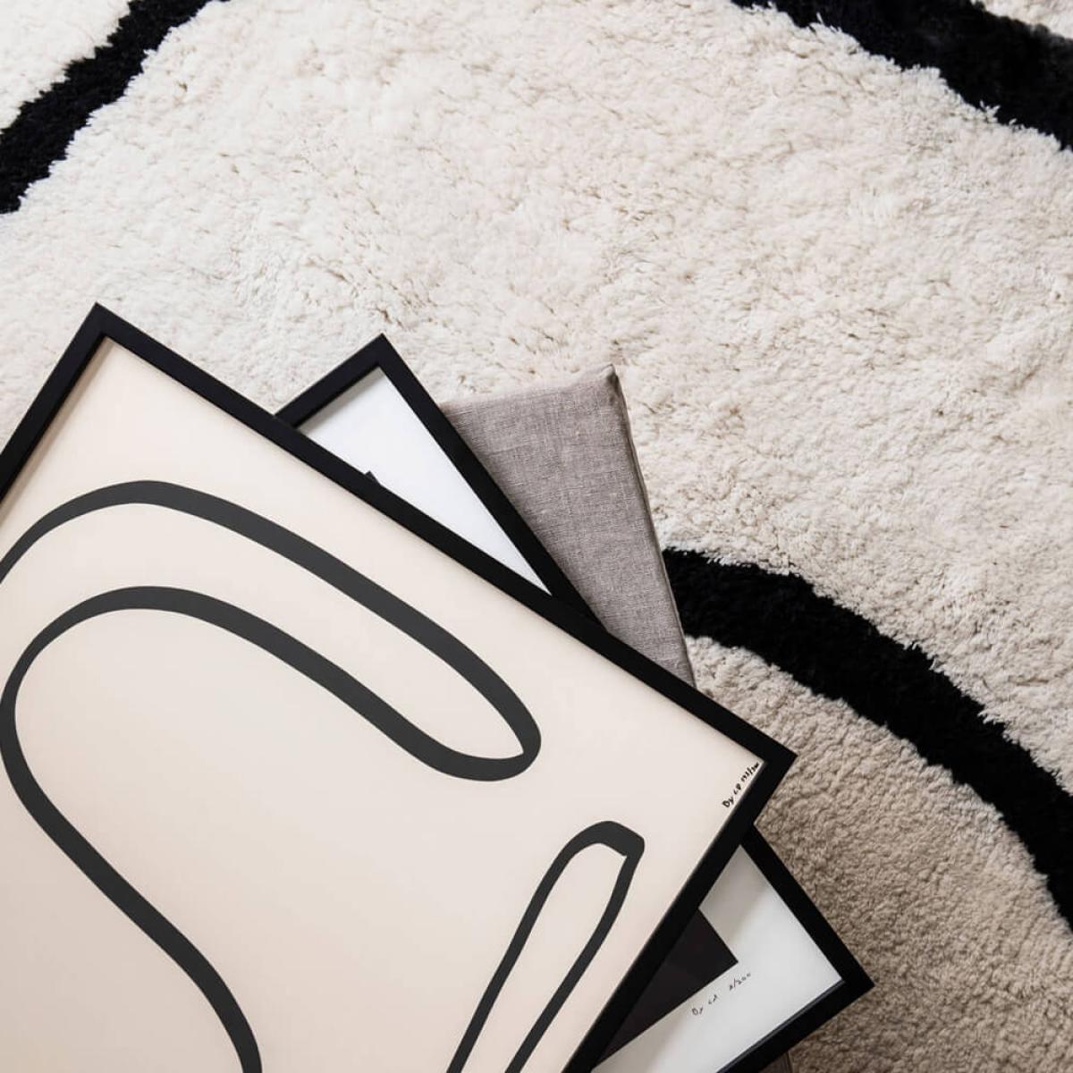 Dusty White Simple Object 18 Rug – image 4