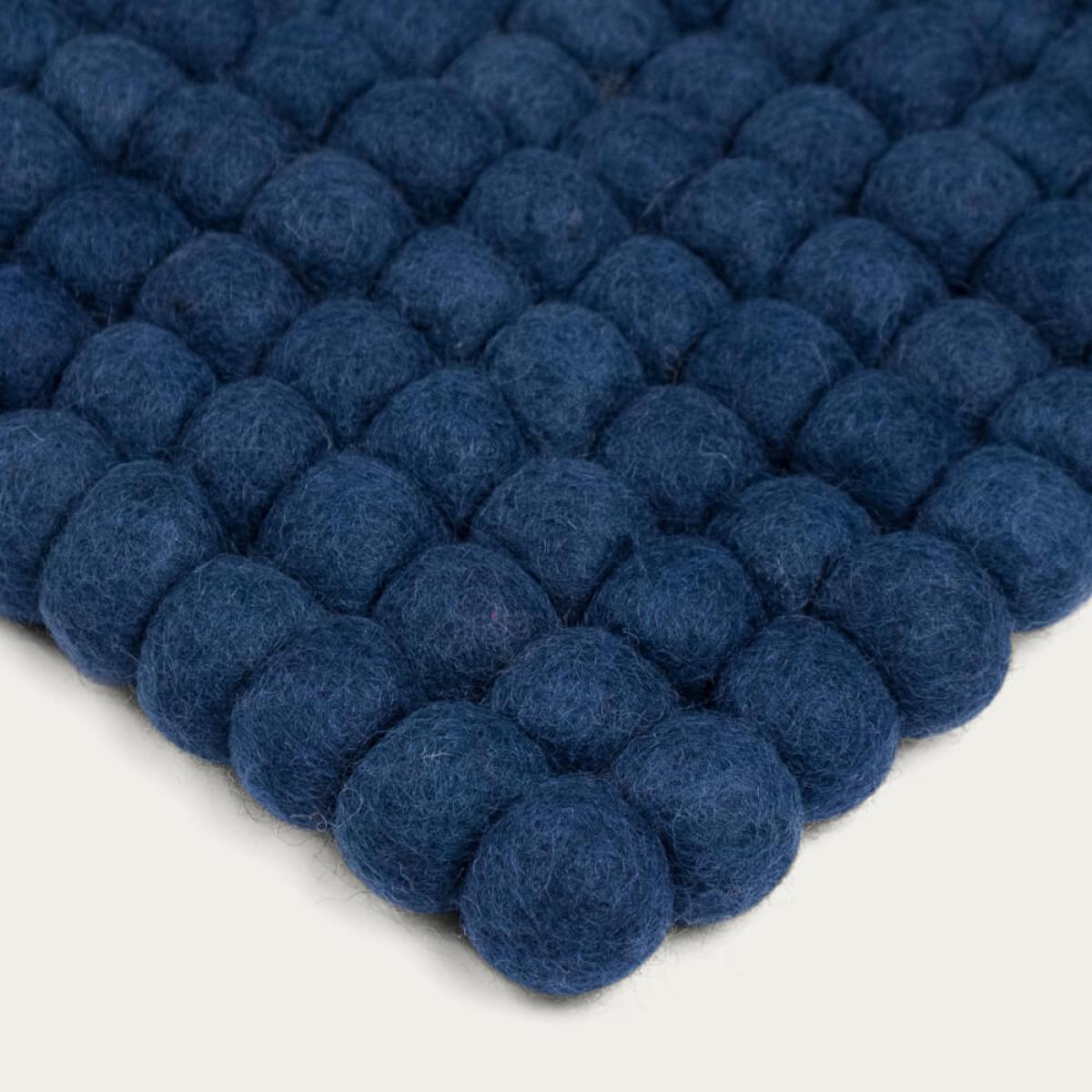 Felt Ball Rug Alva Square – image 2