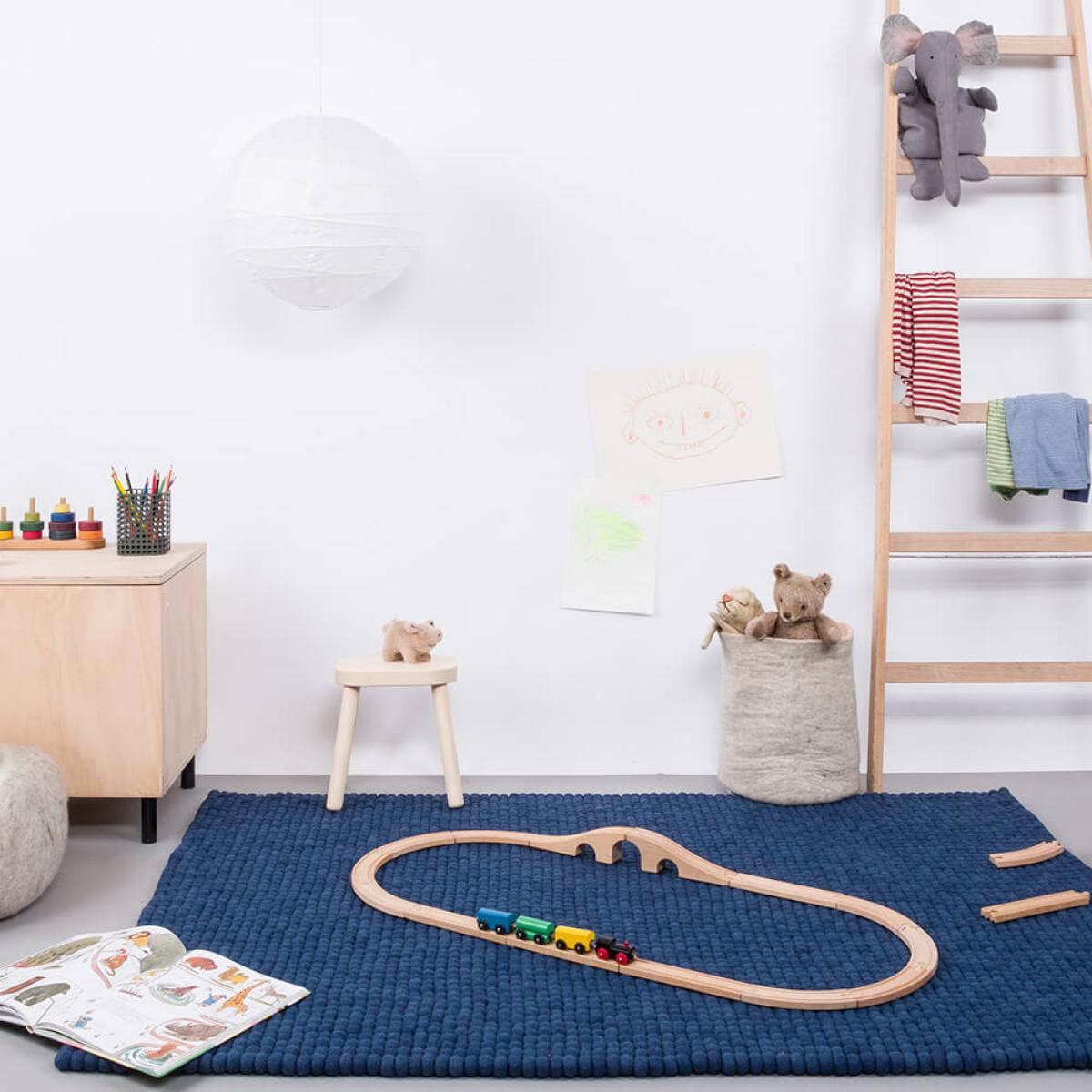 Felt Ball Rug Alva Square – image 7