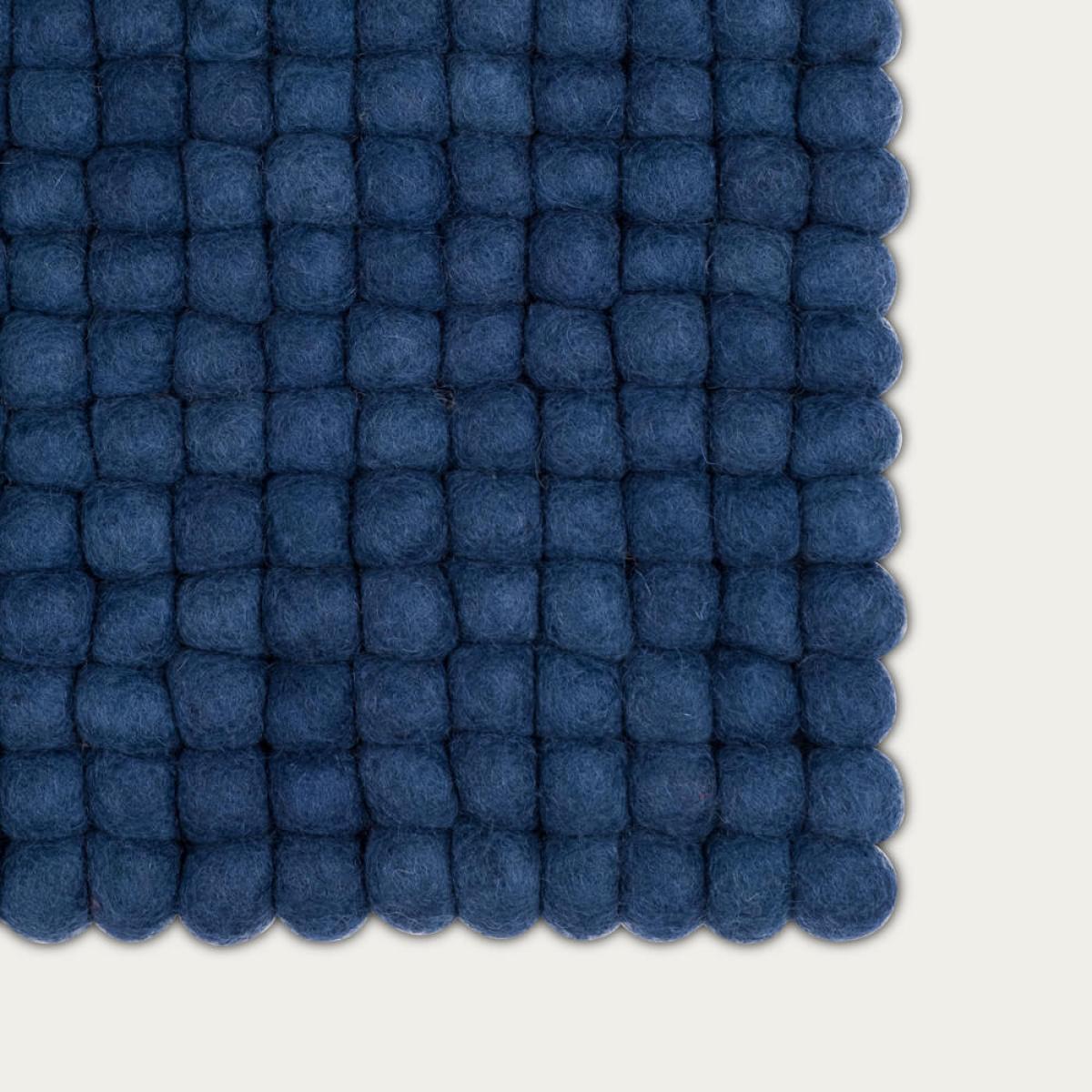 Felt Ball Rug Alva Square – image 1