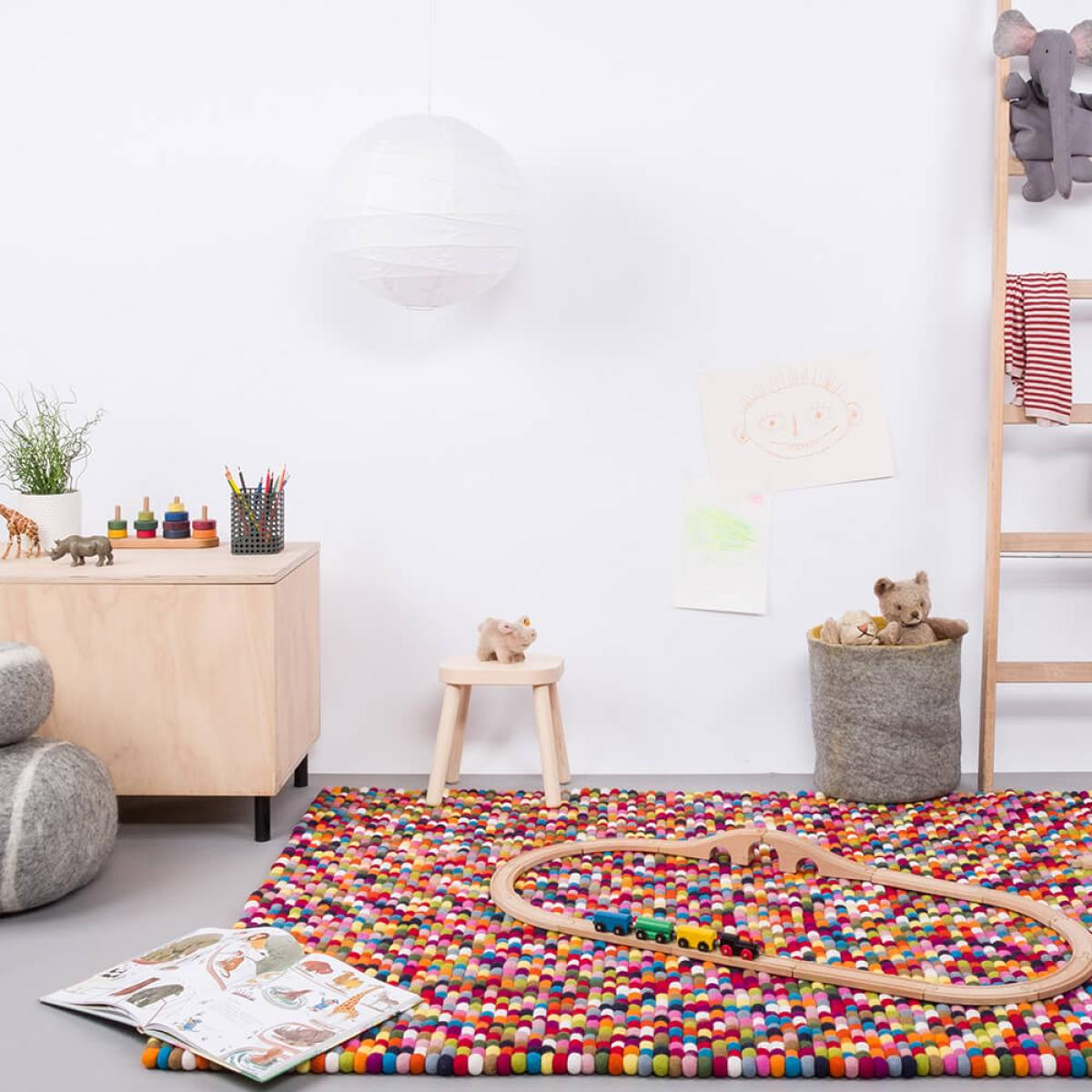 Felt Ball Rug Lotte Square – image 7