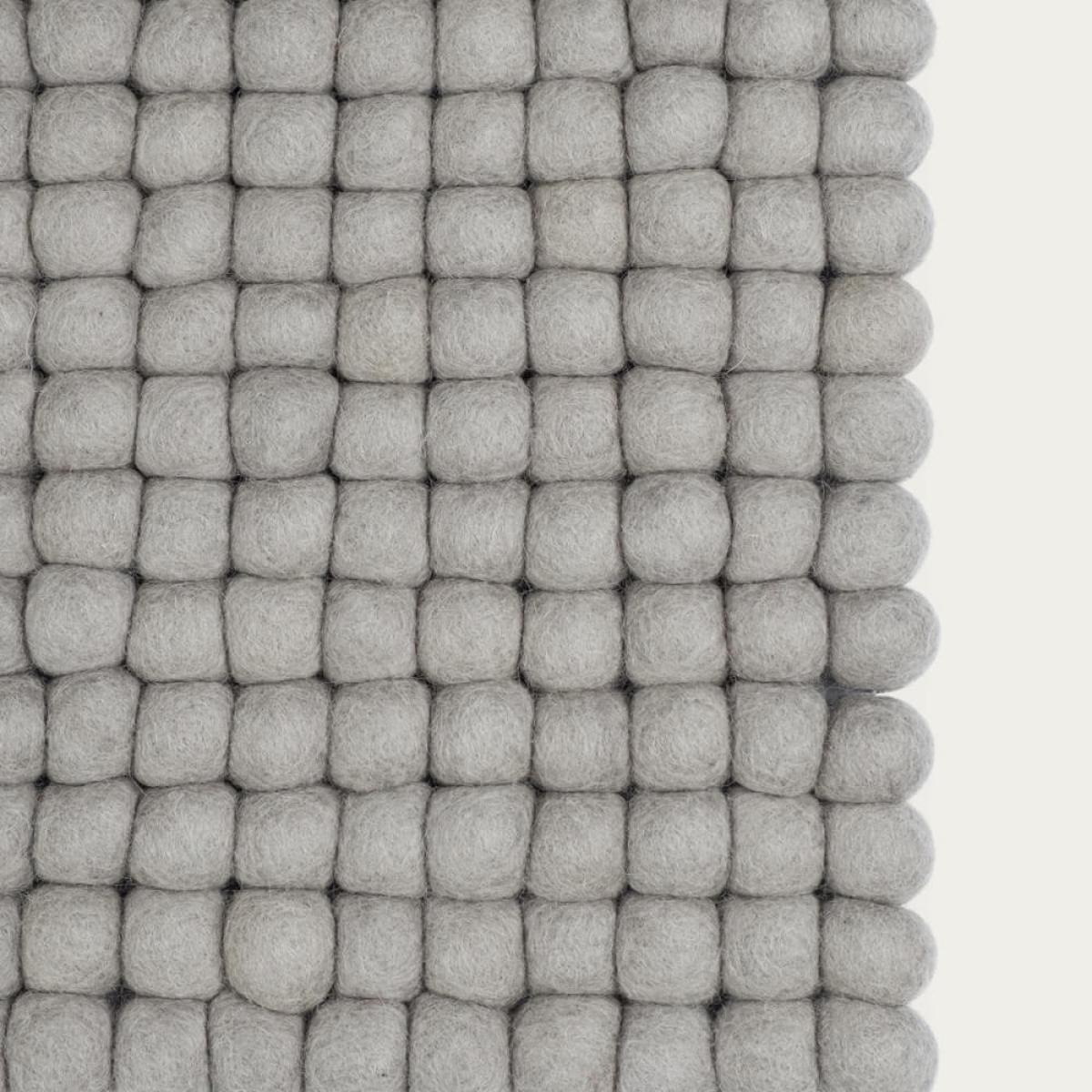 Felt Ball Rug Luis Square – image 2
