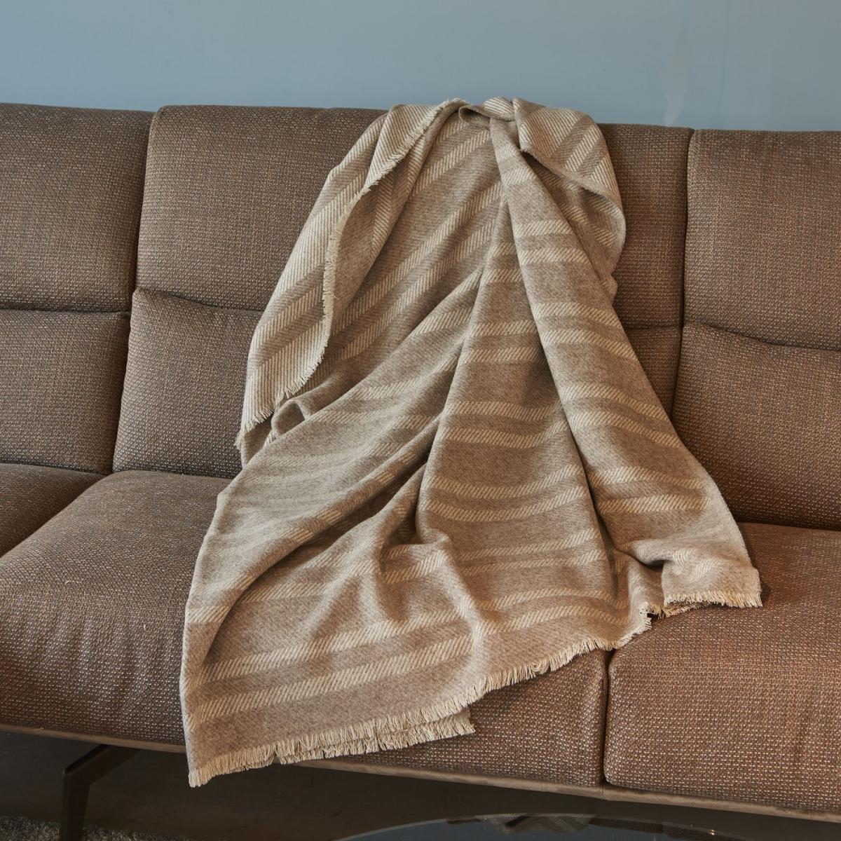 Stripe Blanket – image 4