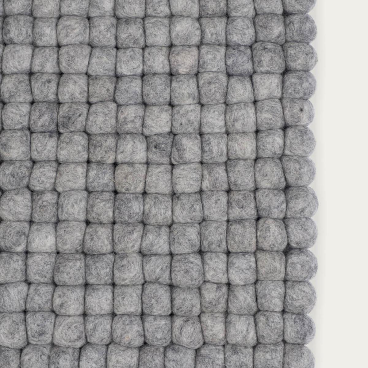 Felt Ball Rug Carl Square – image 2
