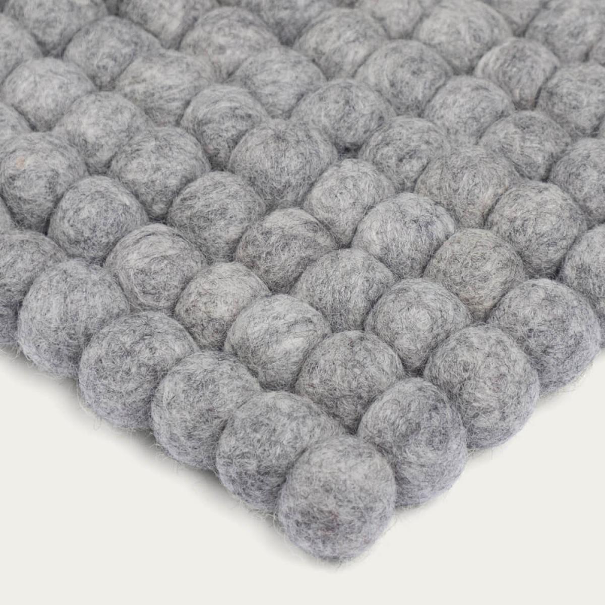 Felt Ball Rug Carl Square – image 3
