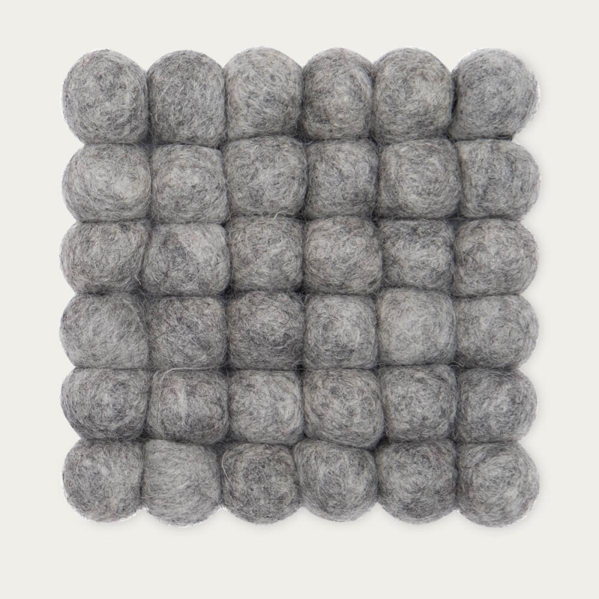 Felt Ball Rug Carl Square – image 9