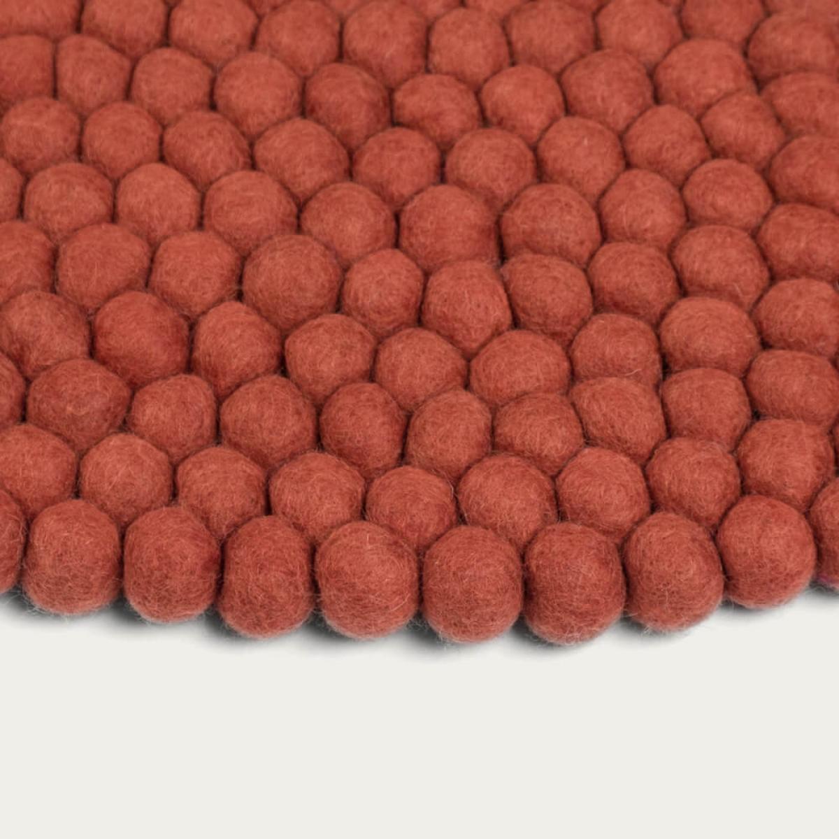 Felt Ball Rug Lora Round – image 3