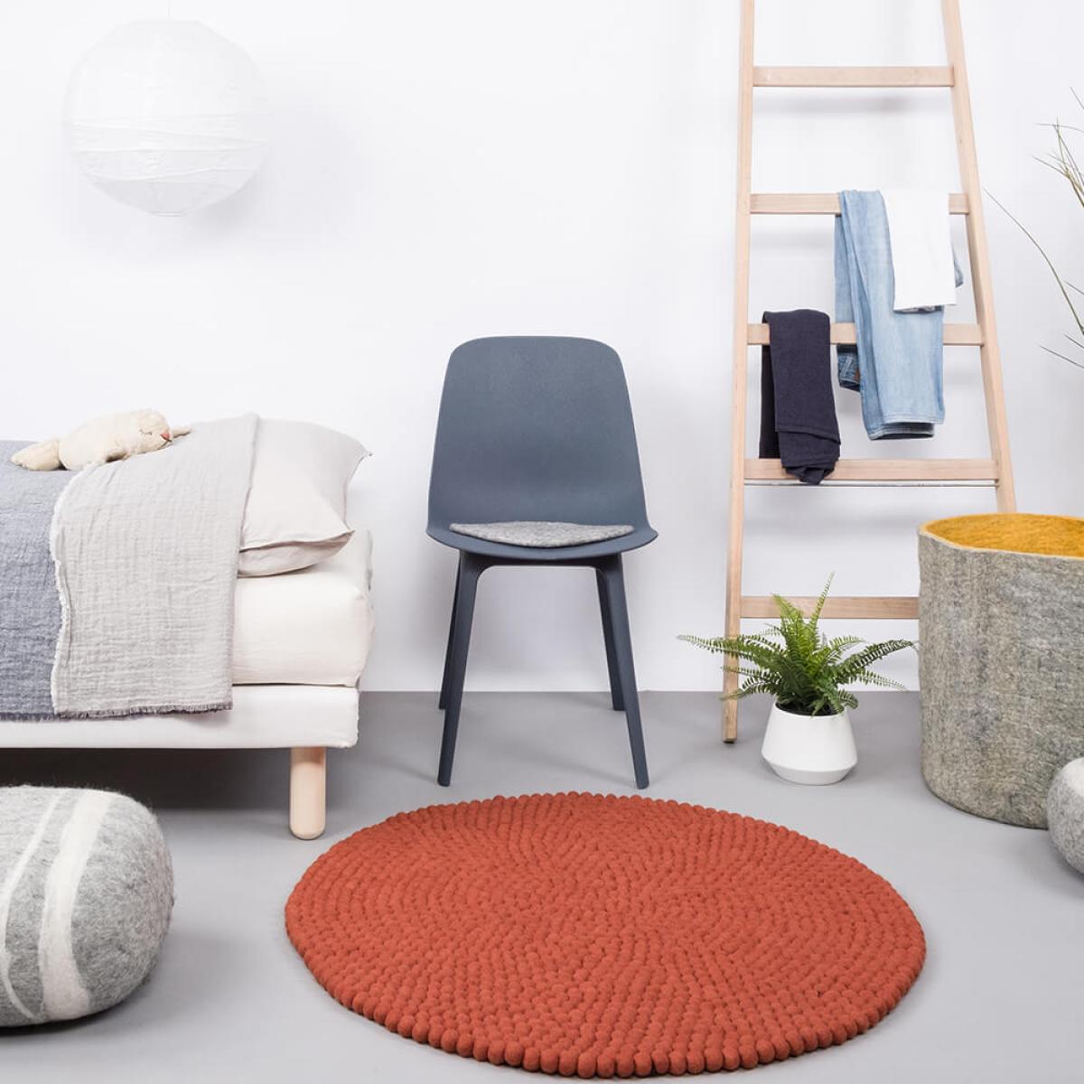 Felt Ball Rug Lora Round – image 6