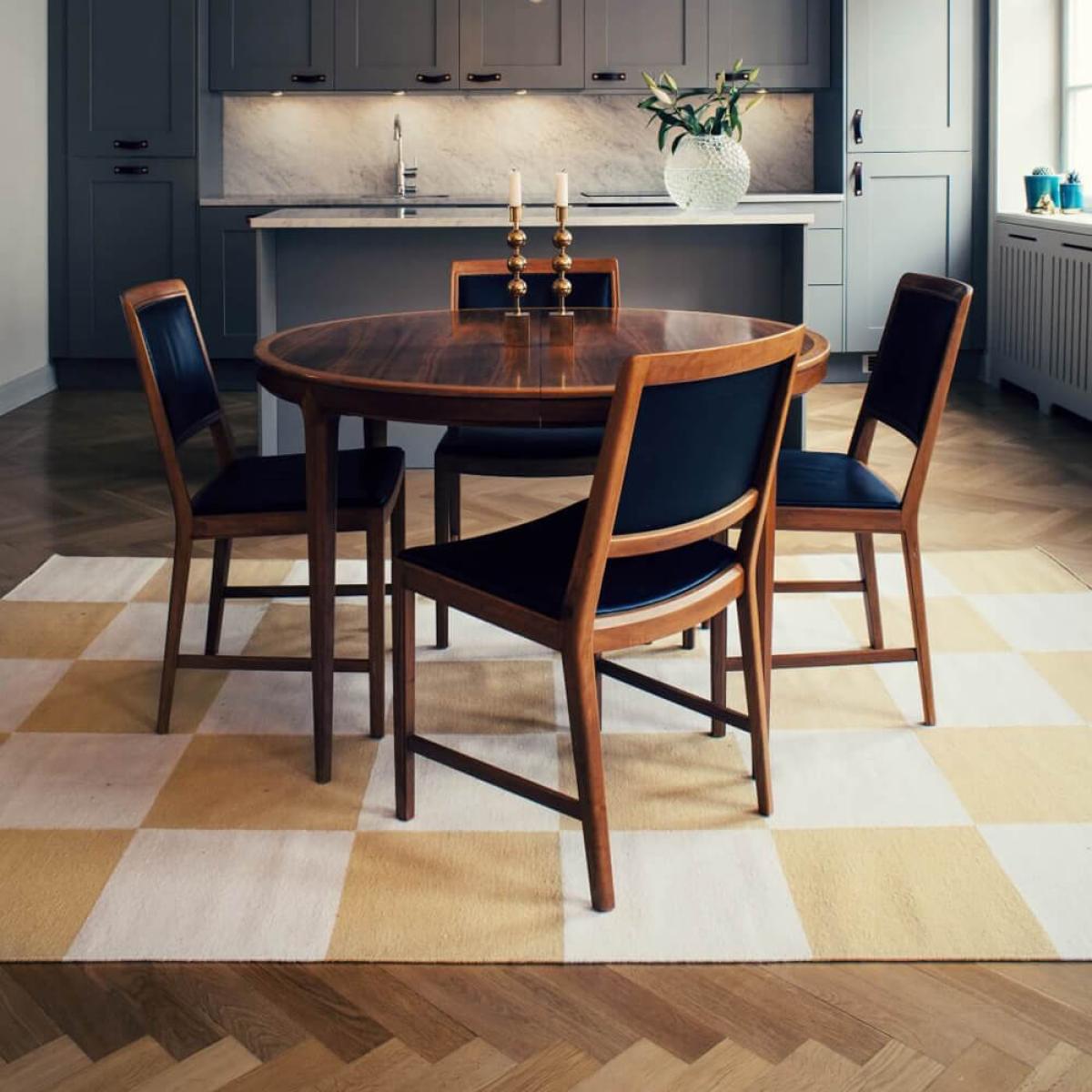 Yellow Square Rug – image 5