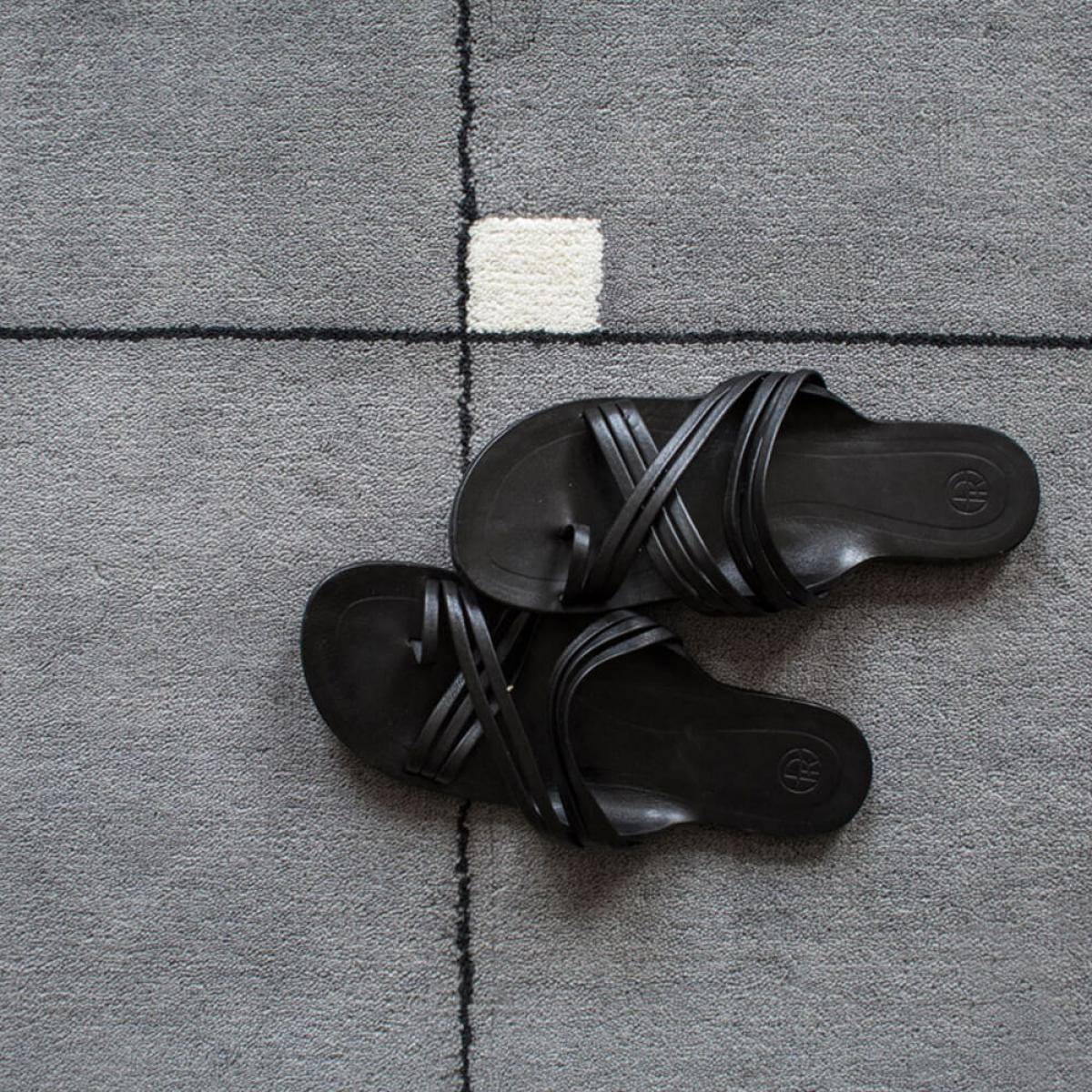 Gray Modern Rug – image 3