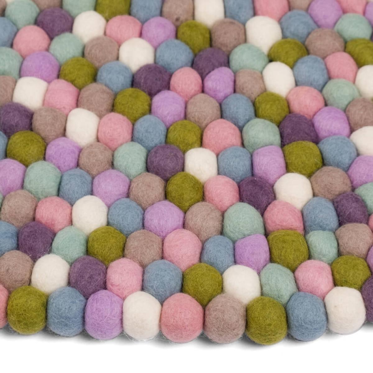 Felt Ball Rug Greta Round – image 3